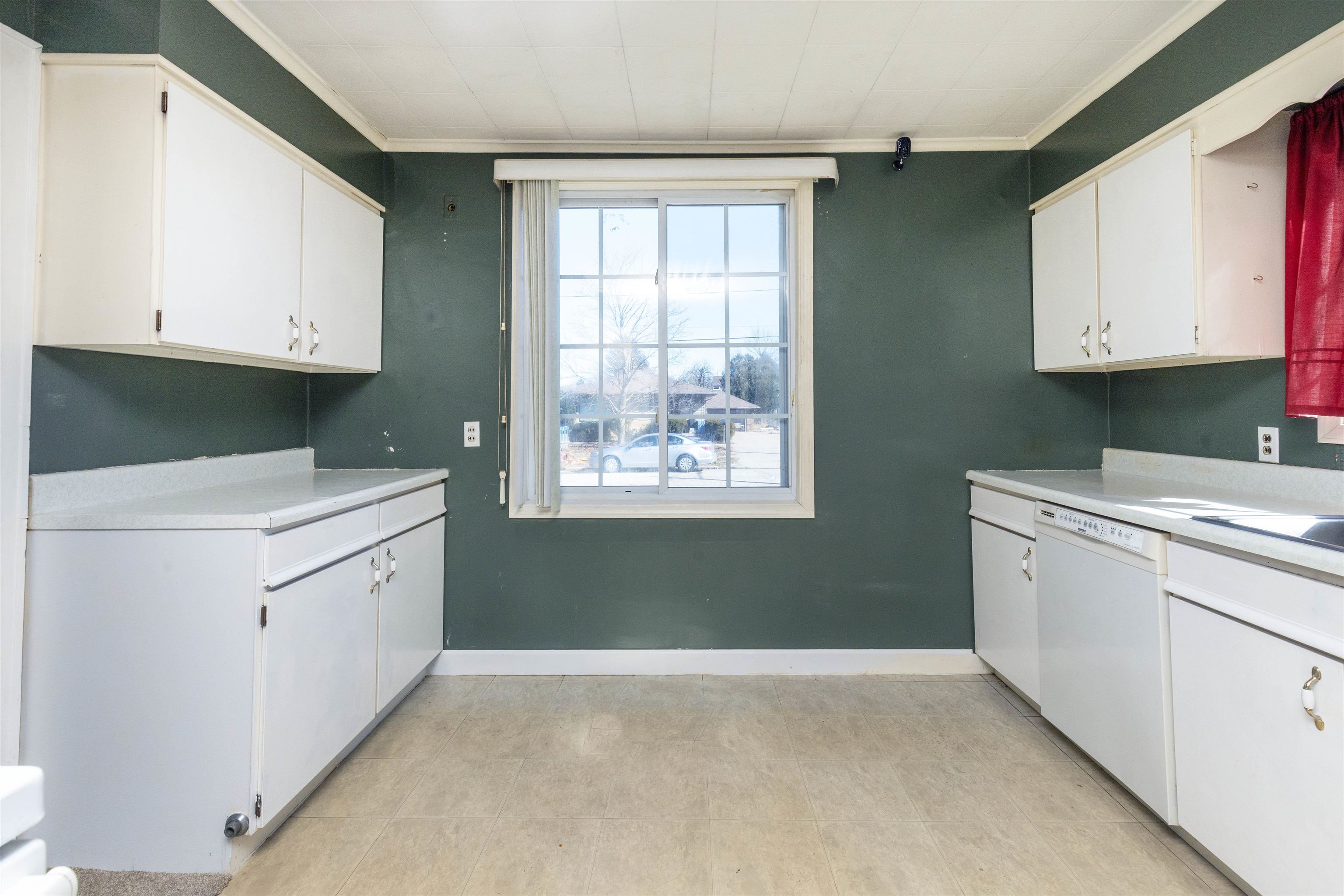 2433 N Clinton Street, Saginaw, MI, 48602