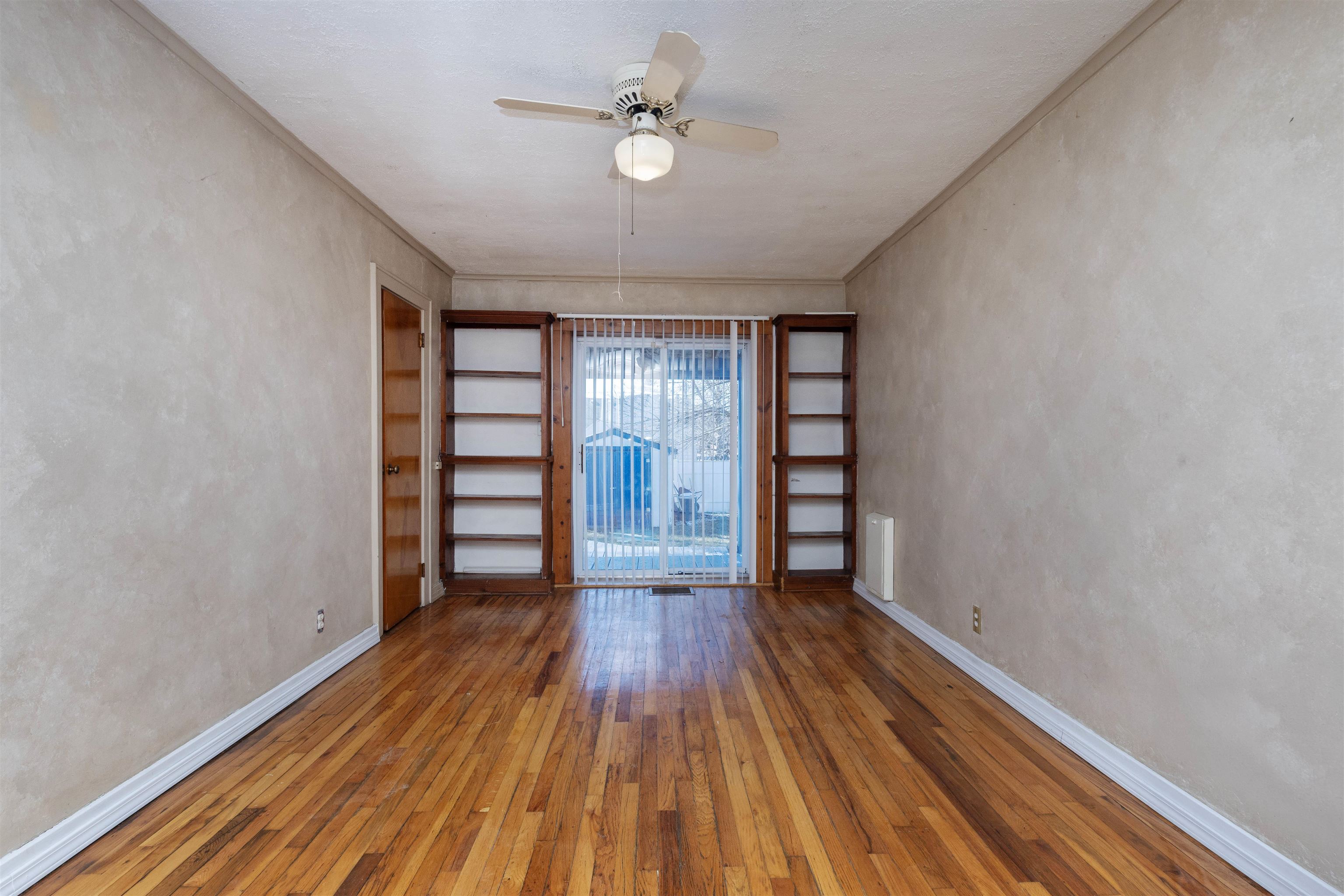 2433 N Clinton Street, Saginaw, MI, 48602