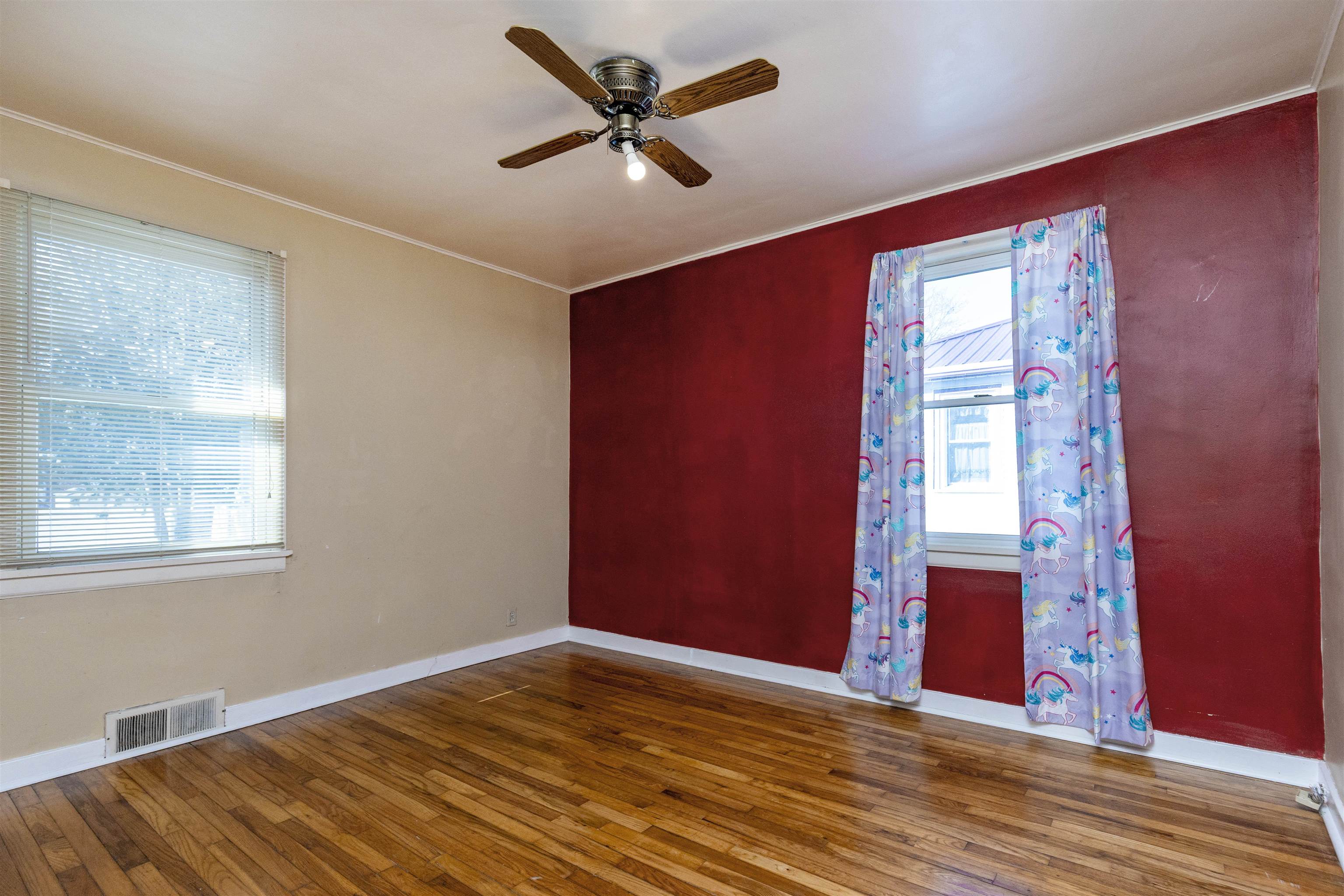 2433 N Clinton Street, Saginaw, MI, 48602