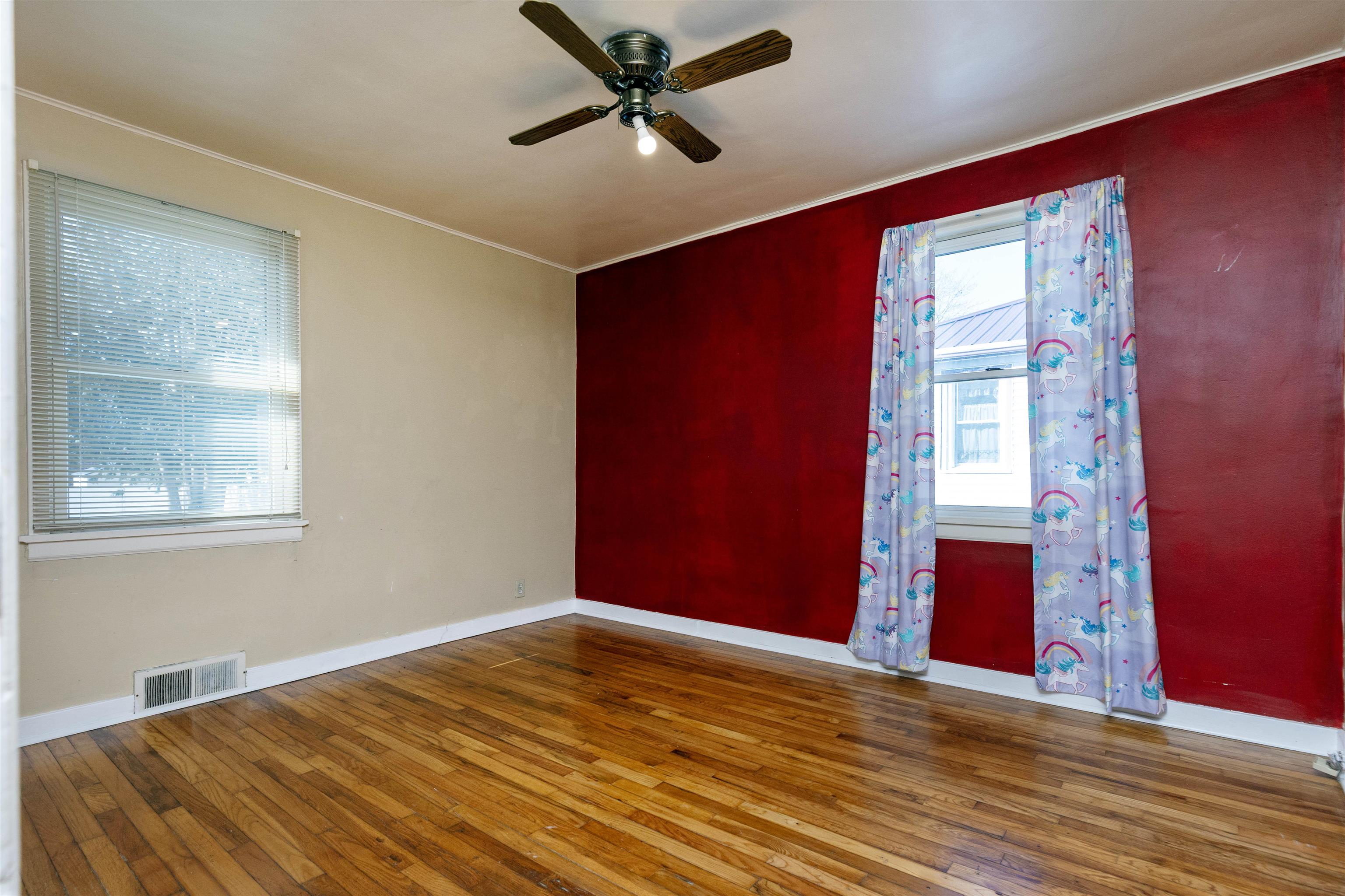 2433 N Clinton Street, Saginaw, MI, 48602