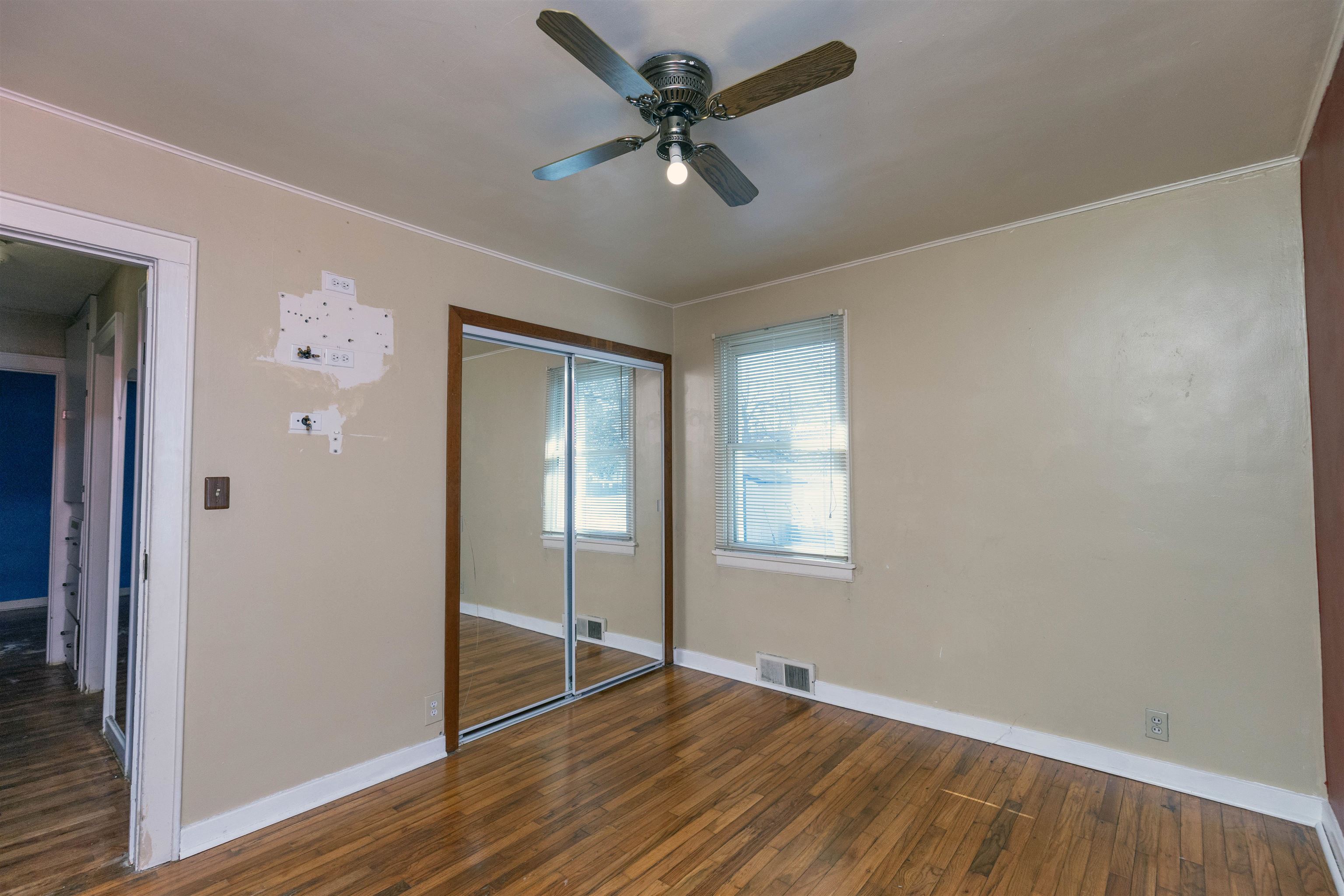 2433 N Clinton Street, Saginaw, MI, 48602