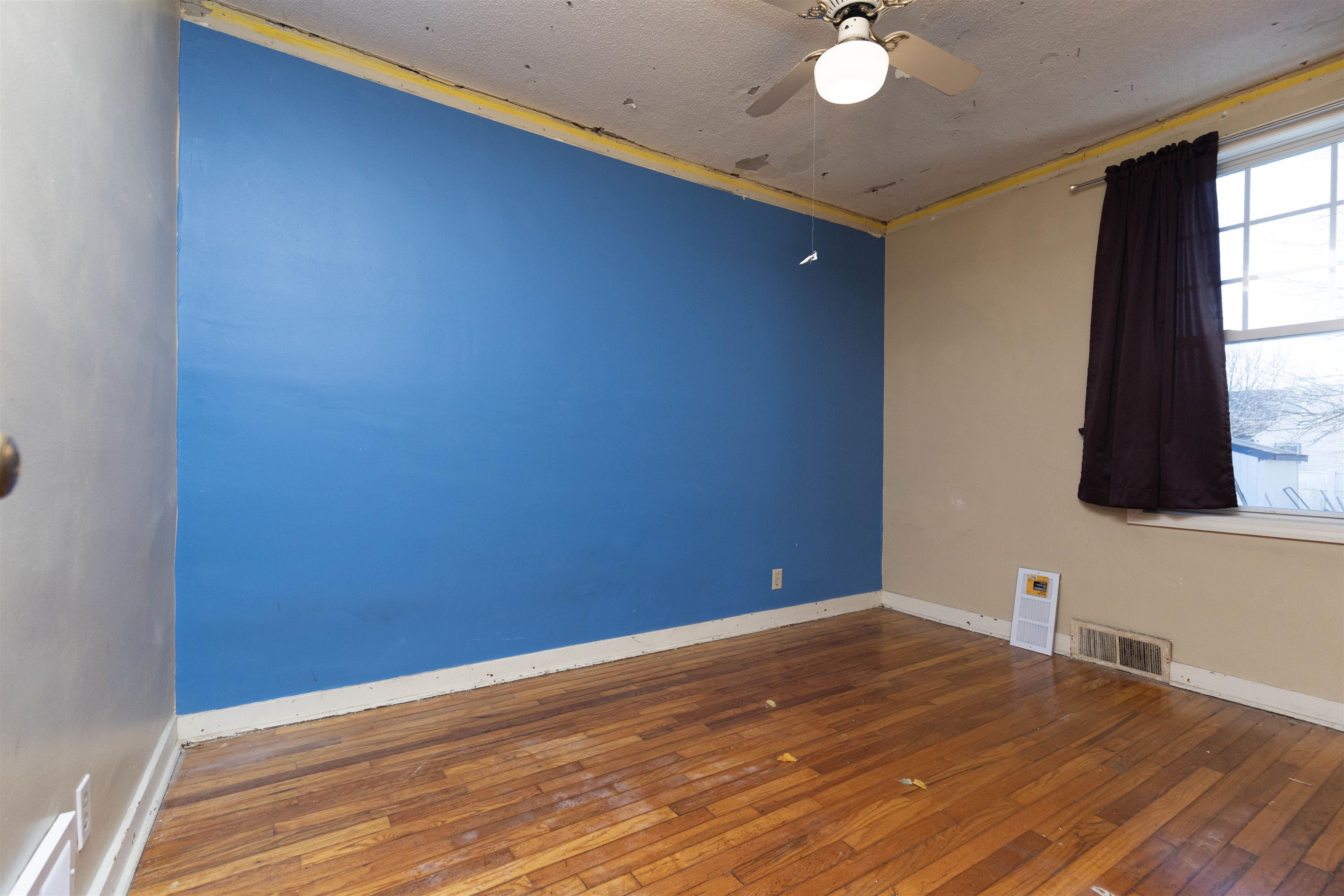 2433 N Clinton Street, Saginaw, MI, 48602