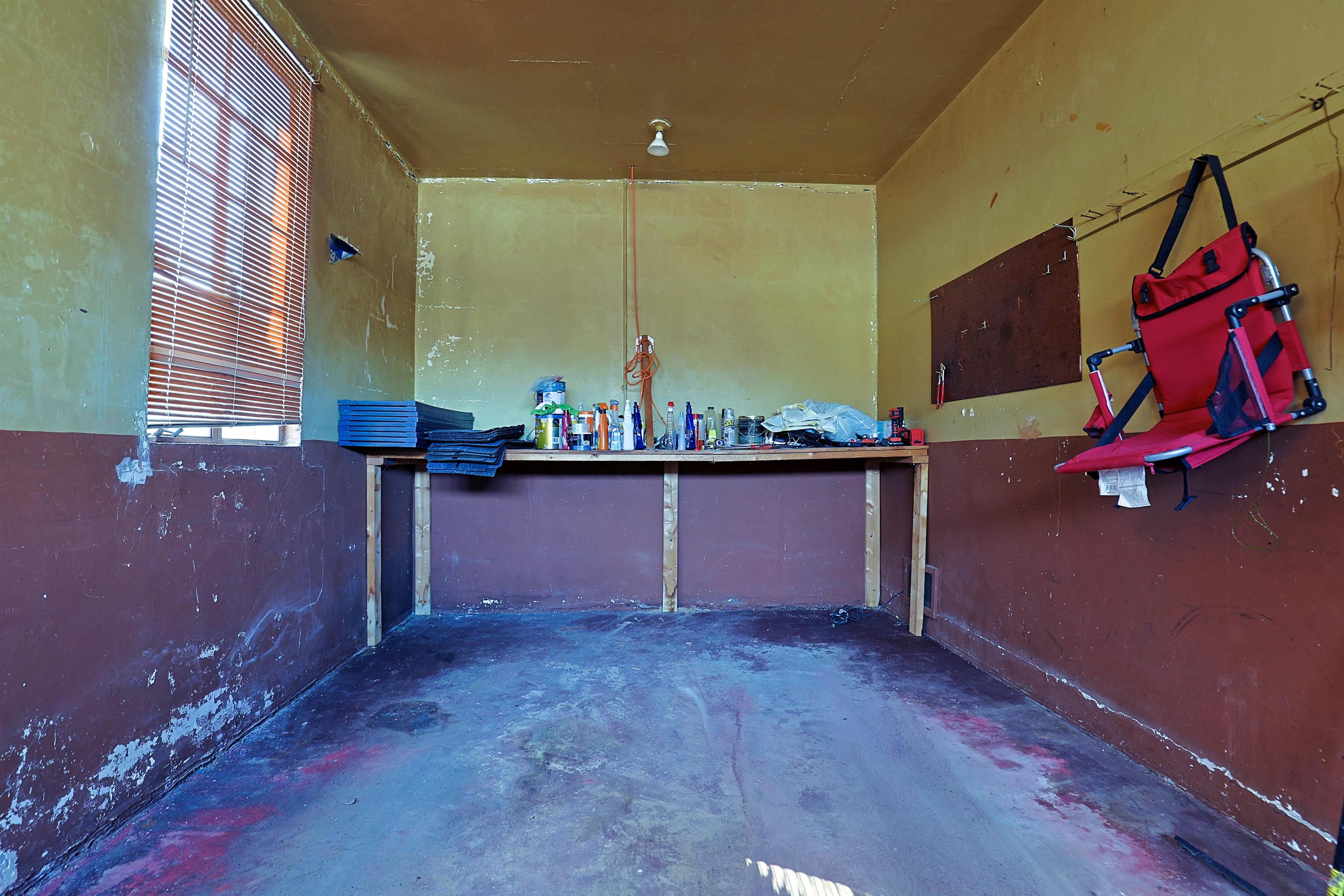 2433 N Clinton Street, Saginaw, MI, 48602