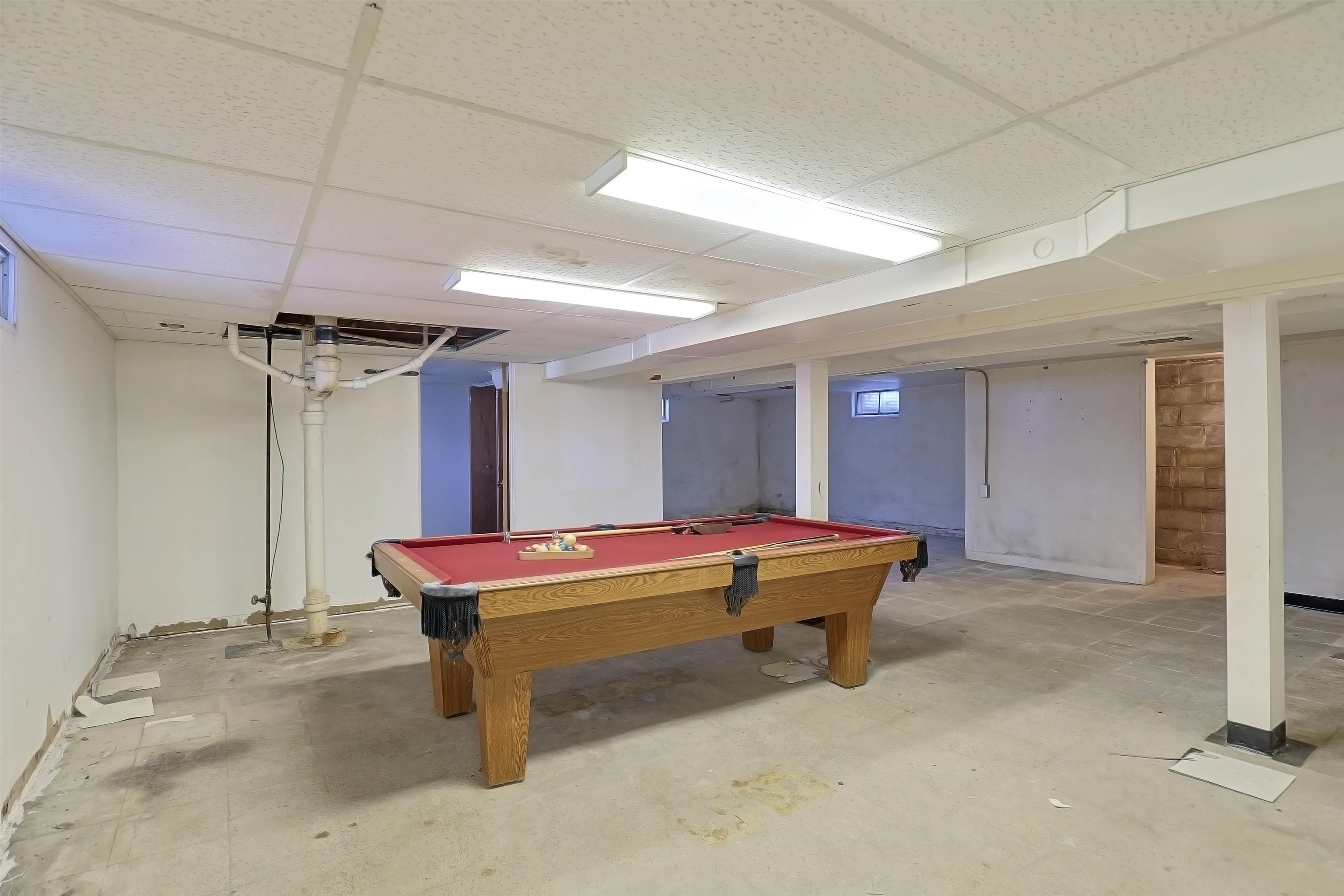 2433 N Clinton Street, Saginaw, MI, 48602