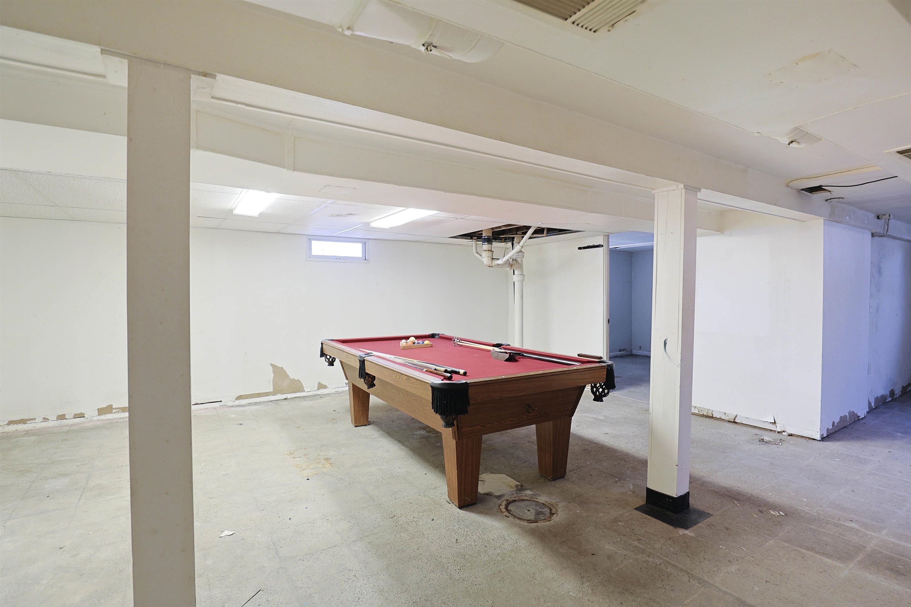 2433 N Clinton Street, Saginaw, MI, 48602