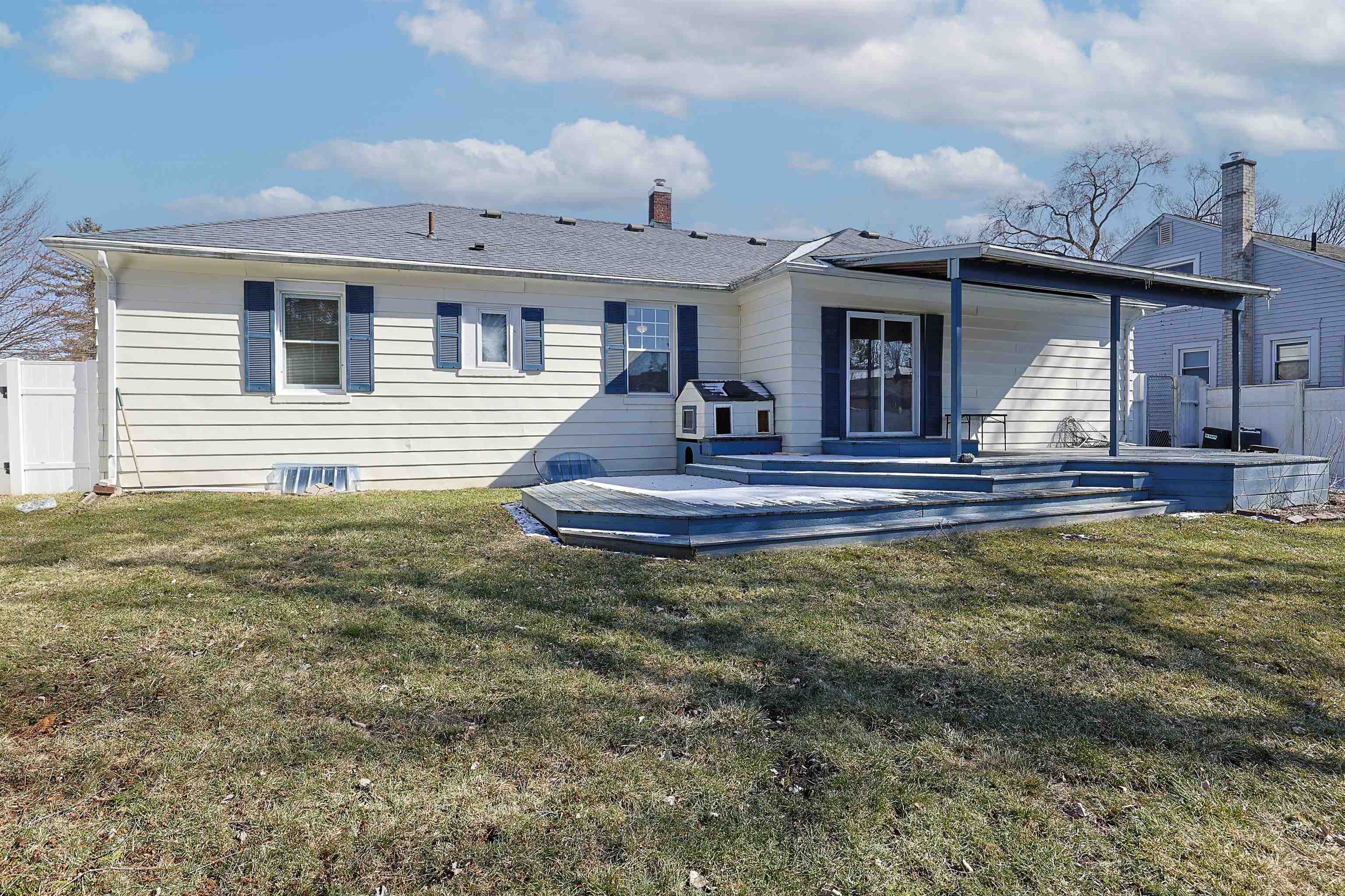 2433 N Clinton Street, Saginaw, MI, 48602