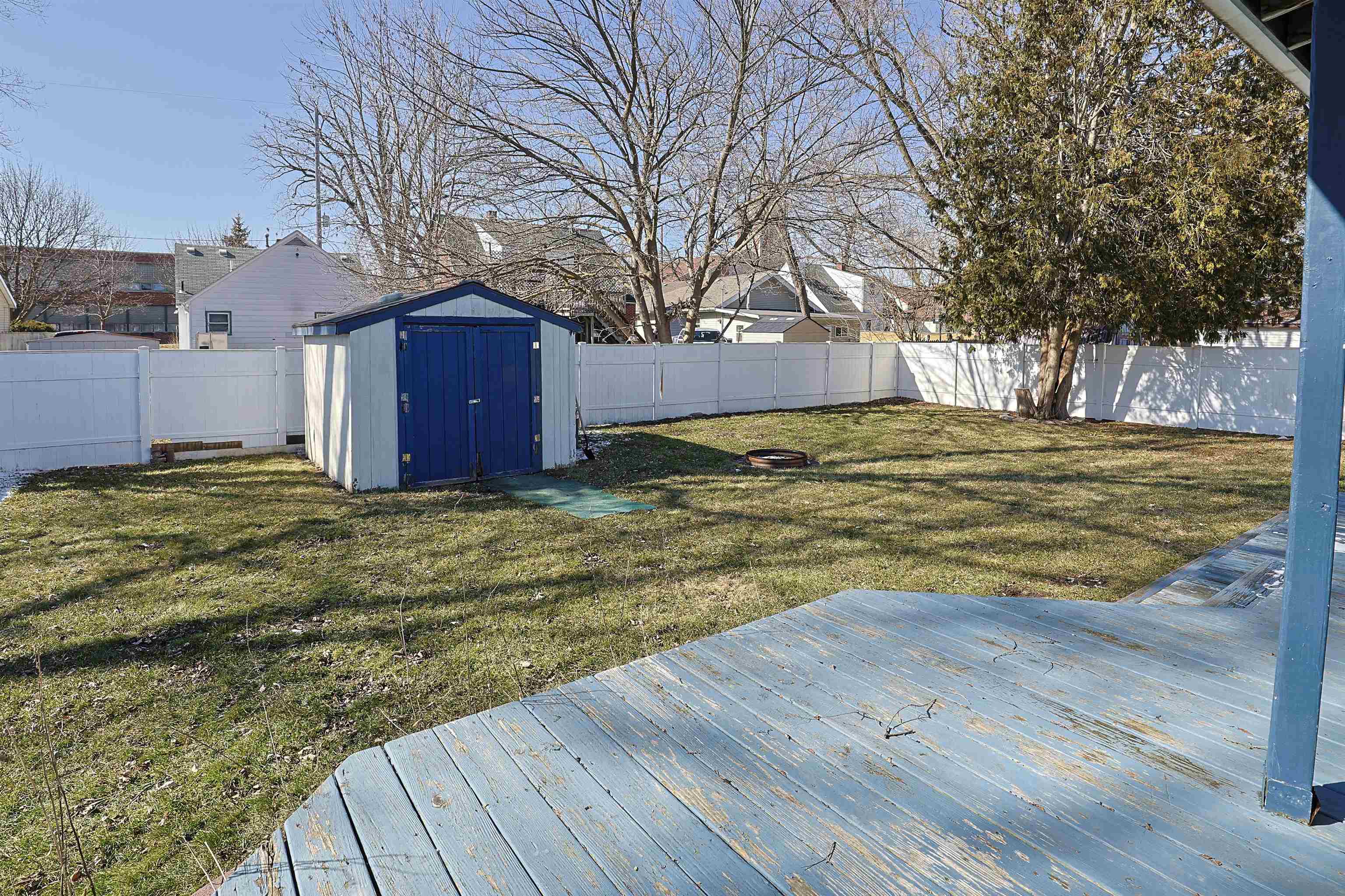 2433 N Clinton Street, Saginaw, MI, 48602