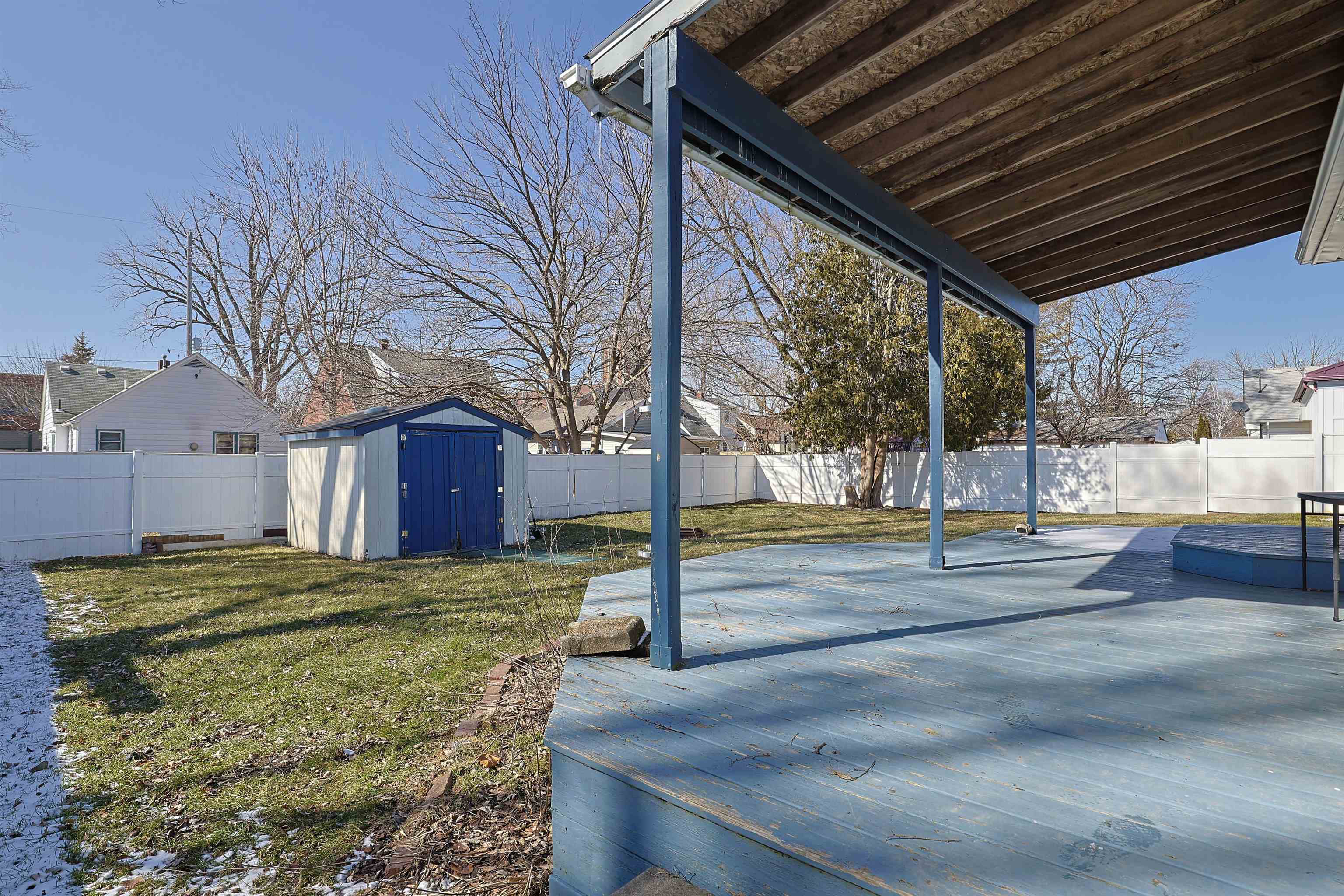 2433 N Clinton Street, Saginaw, MI, 48602