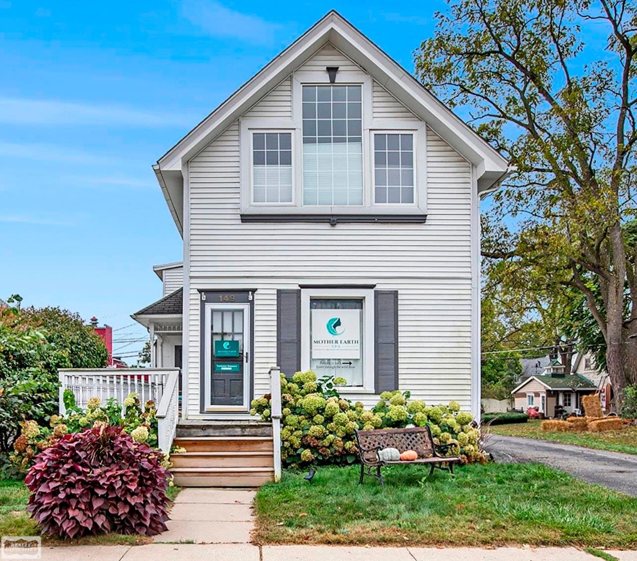 149 W Saint Clair Street