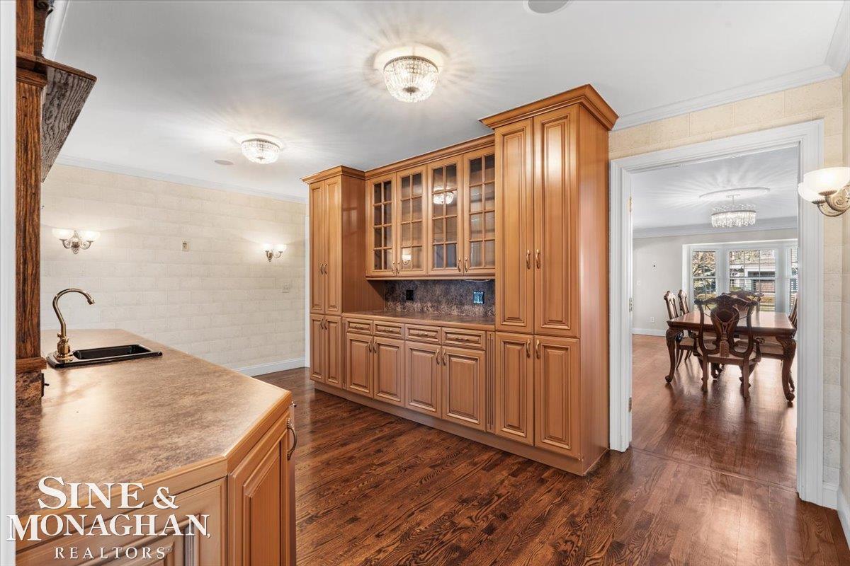 Grosse Pointe Woods, MI, 48236