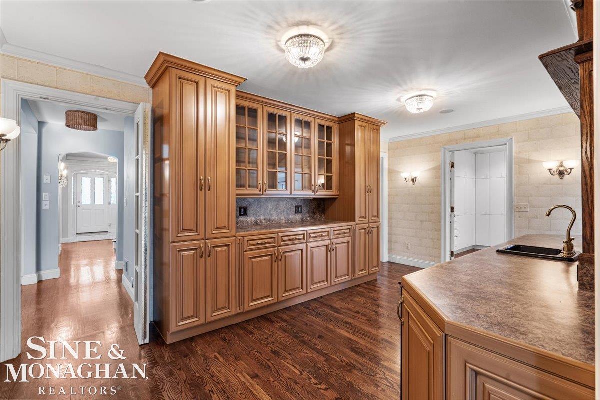 Grosse Pointe Woods, MI, 48236