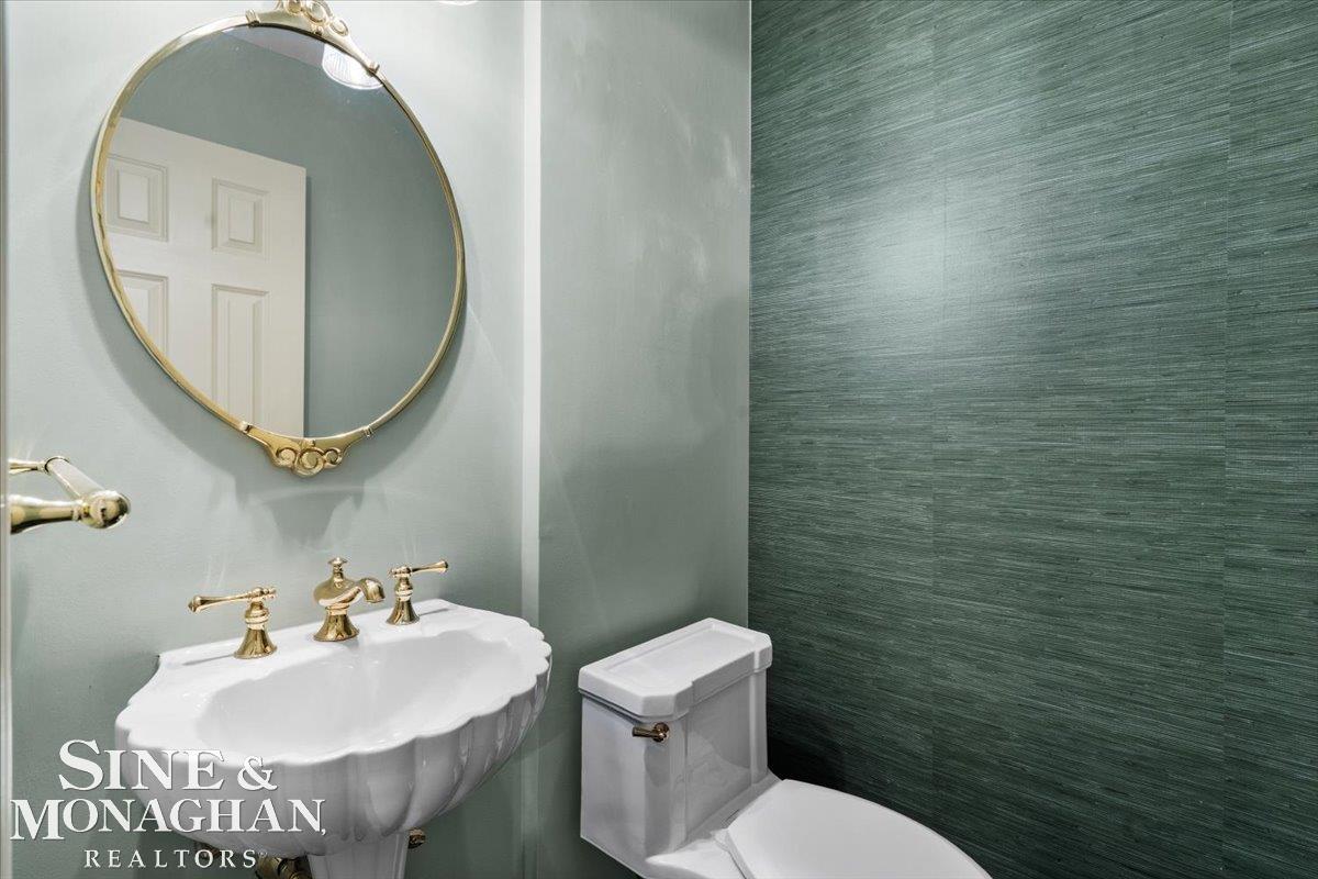 Grosse Pointe Woods, MI, 48236