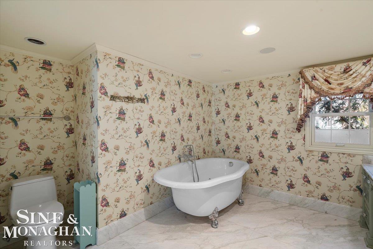 Grosse Pointe Woods, MI, 48236