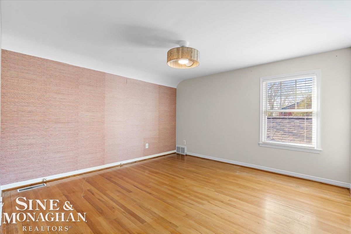 Grosse Pointe Woods, MI, 48236