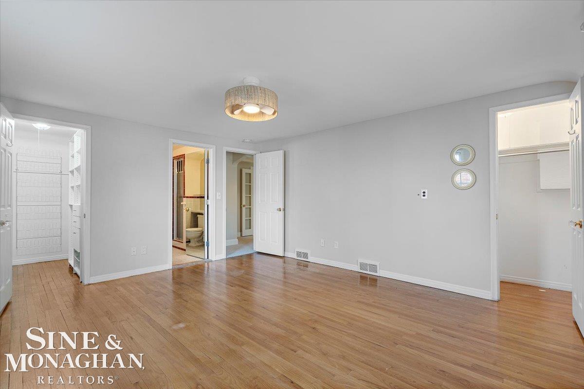 Grosse Pointe Woods, MI, 48236