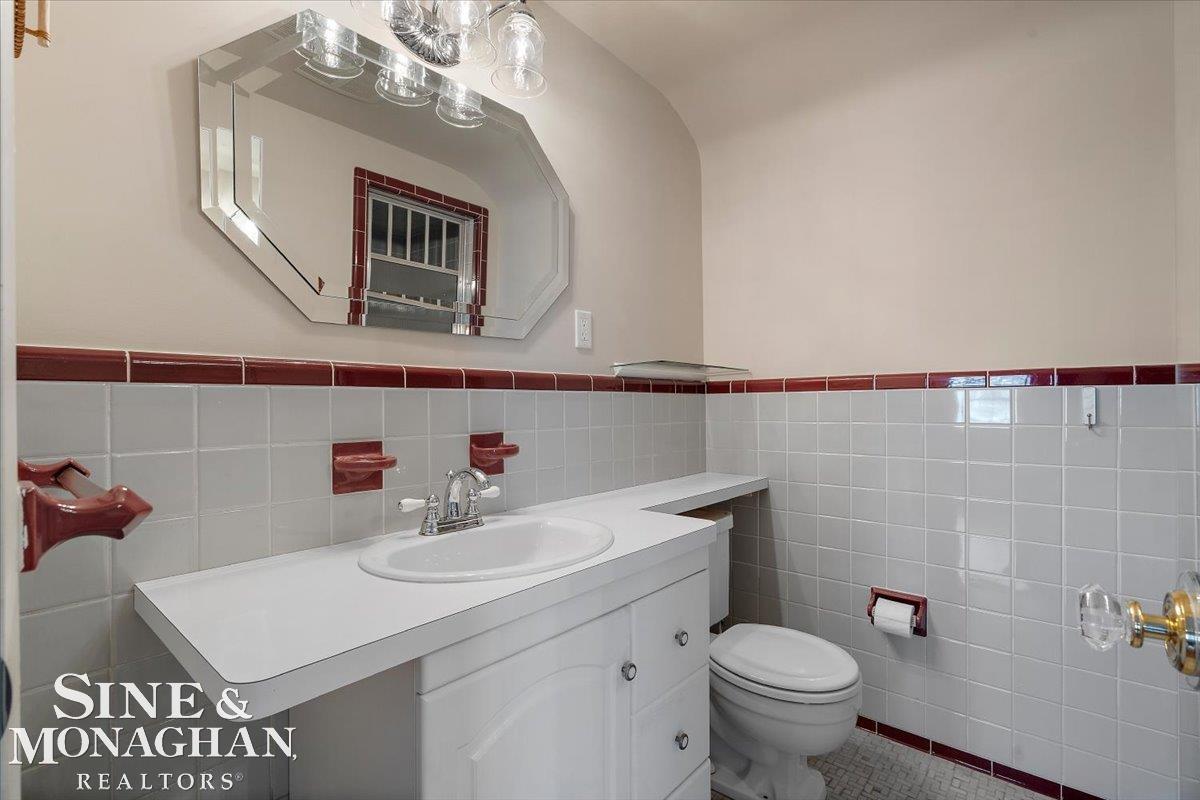 Grosse Pointe Woods, MI, 48236