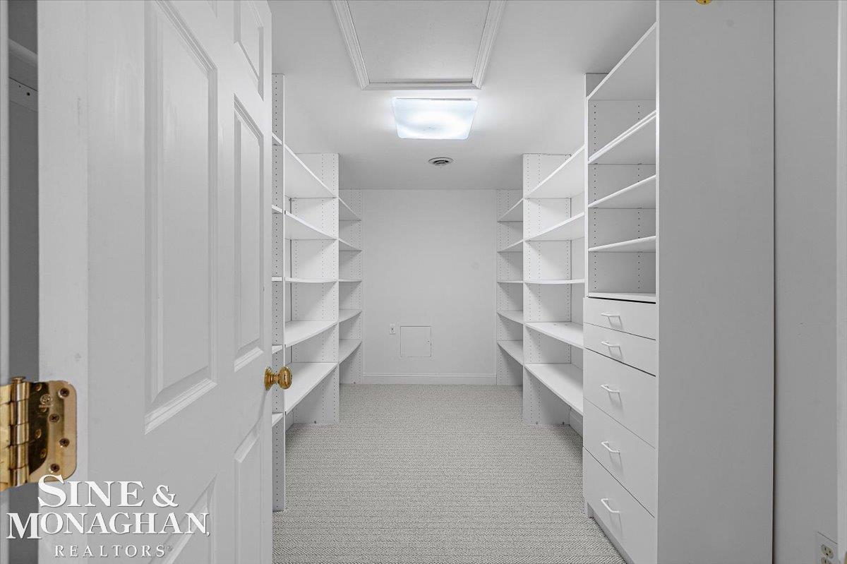 Grosse Pointe Woods, MI, 48236