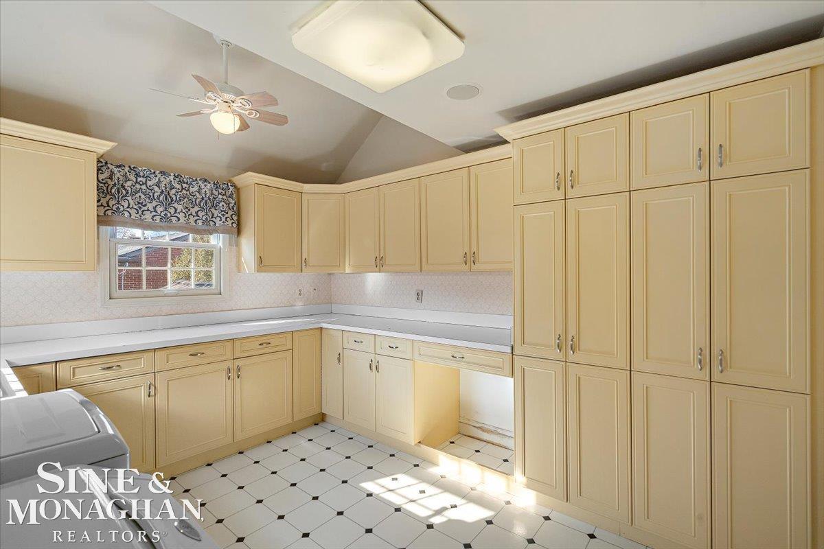 Grosse Pointe Woods, MI, 48236