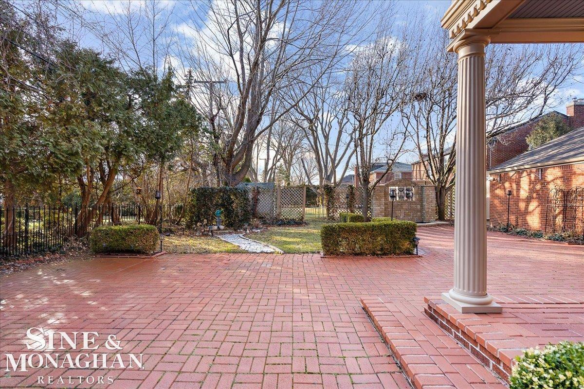 Grosse Pointe Woods, MI, 48236