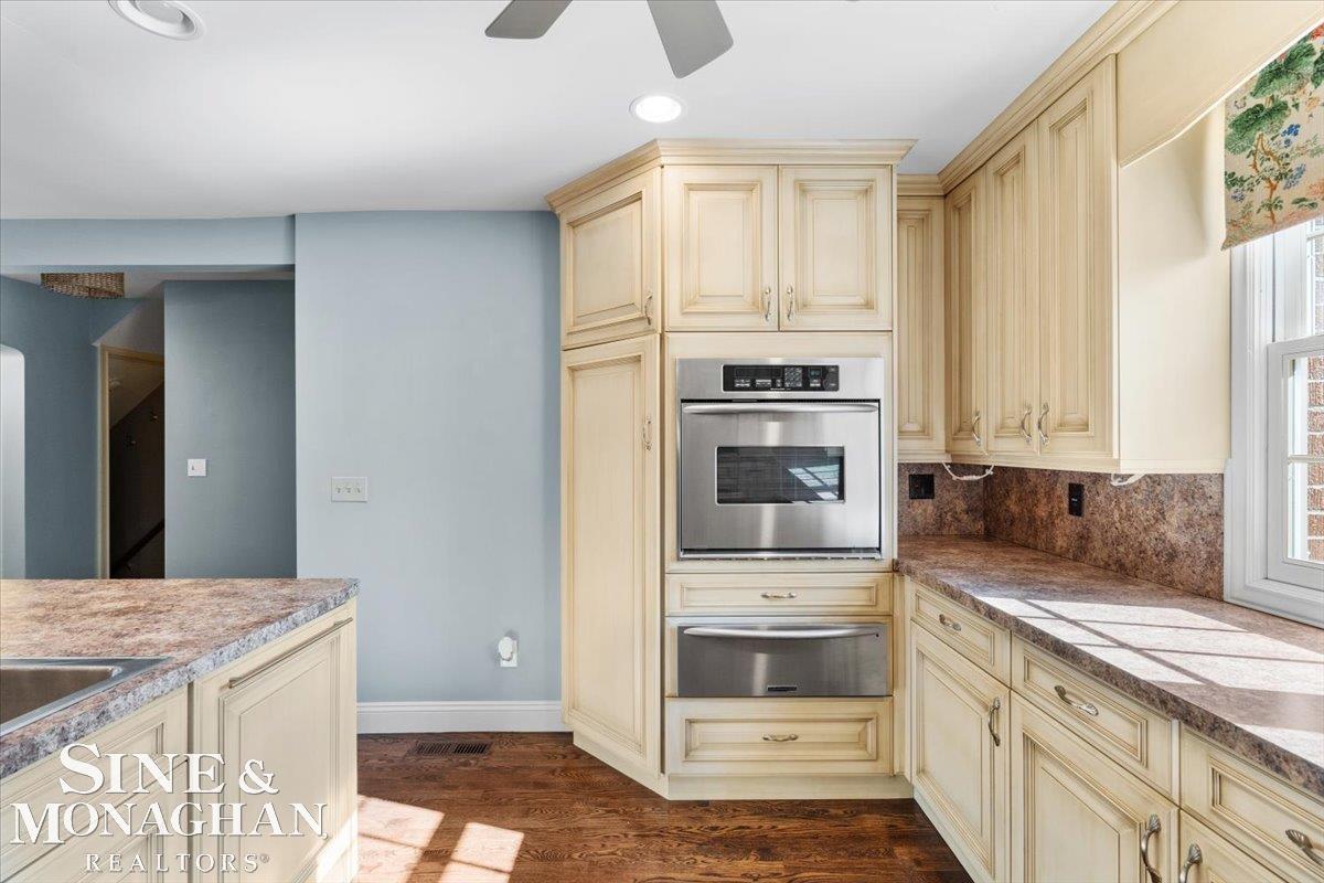 Grosse Pointe Woods, MI, 48236