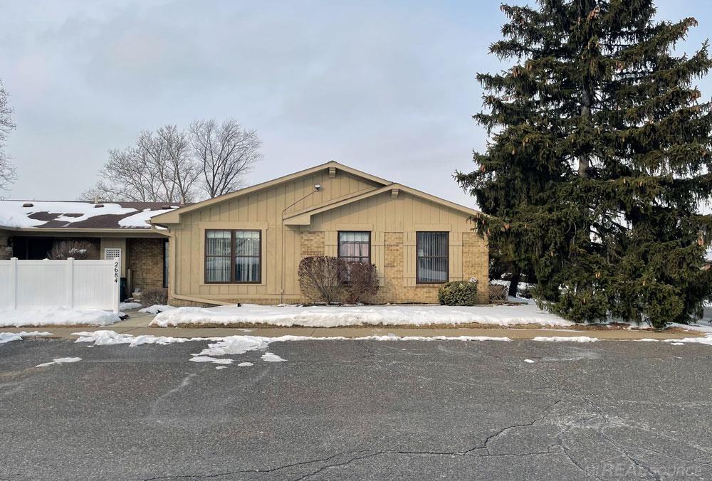 Homes for sale in Troy, MI | 2684 Roundtree Dr, Troy, MI 48083 | MLS# 50200949