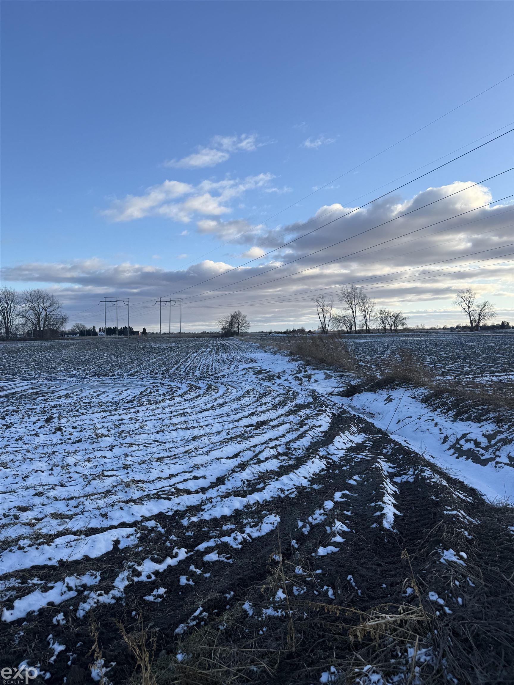 E Center Road, Bay City, MI, 48732