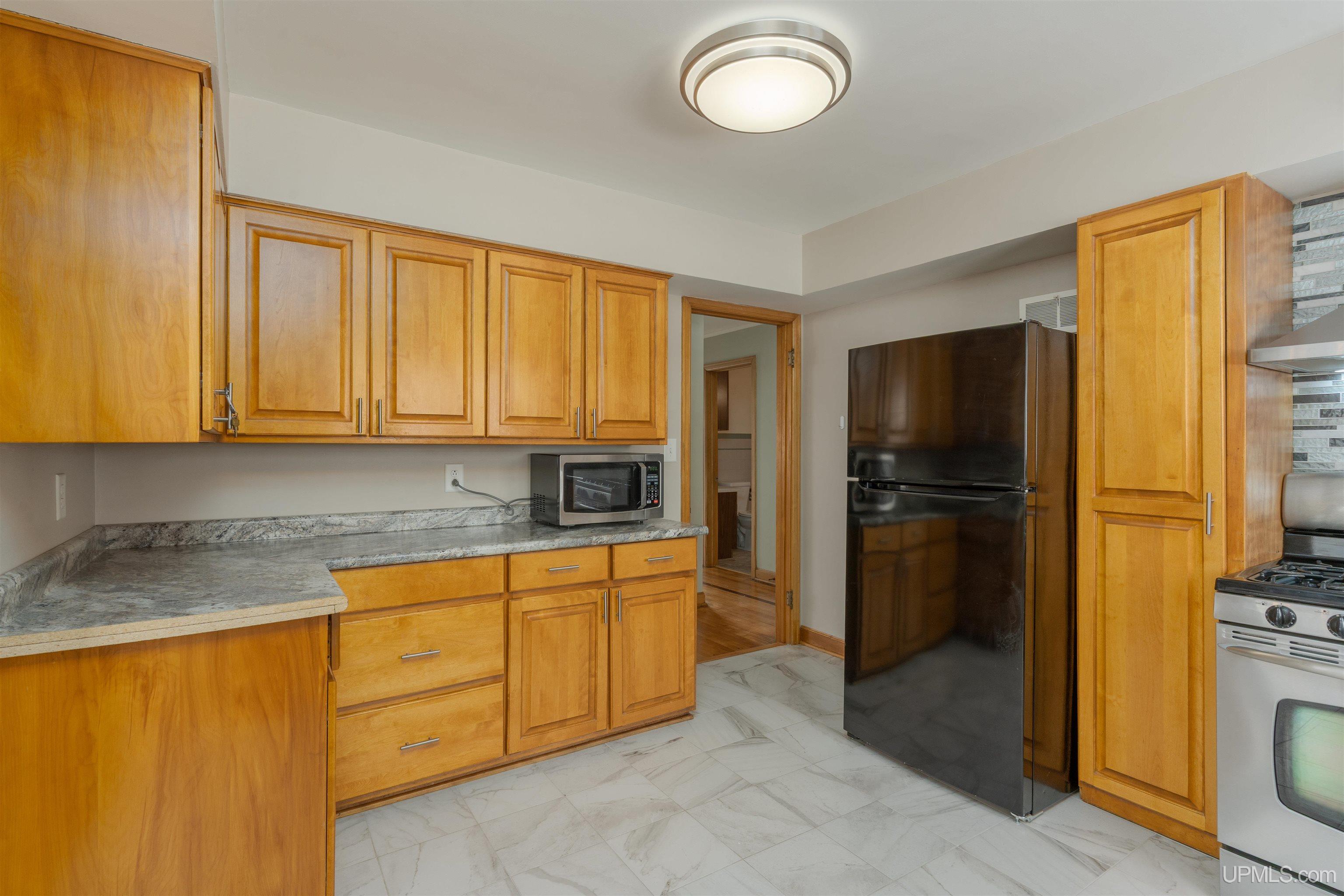 27 N 9th Avenue, Iron River, MI, 49935
