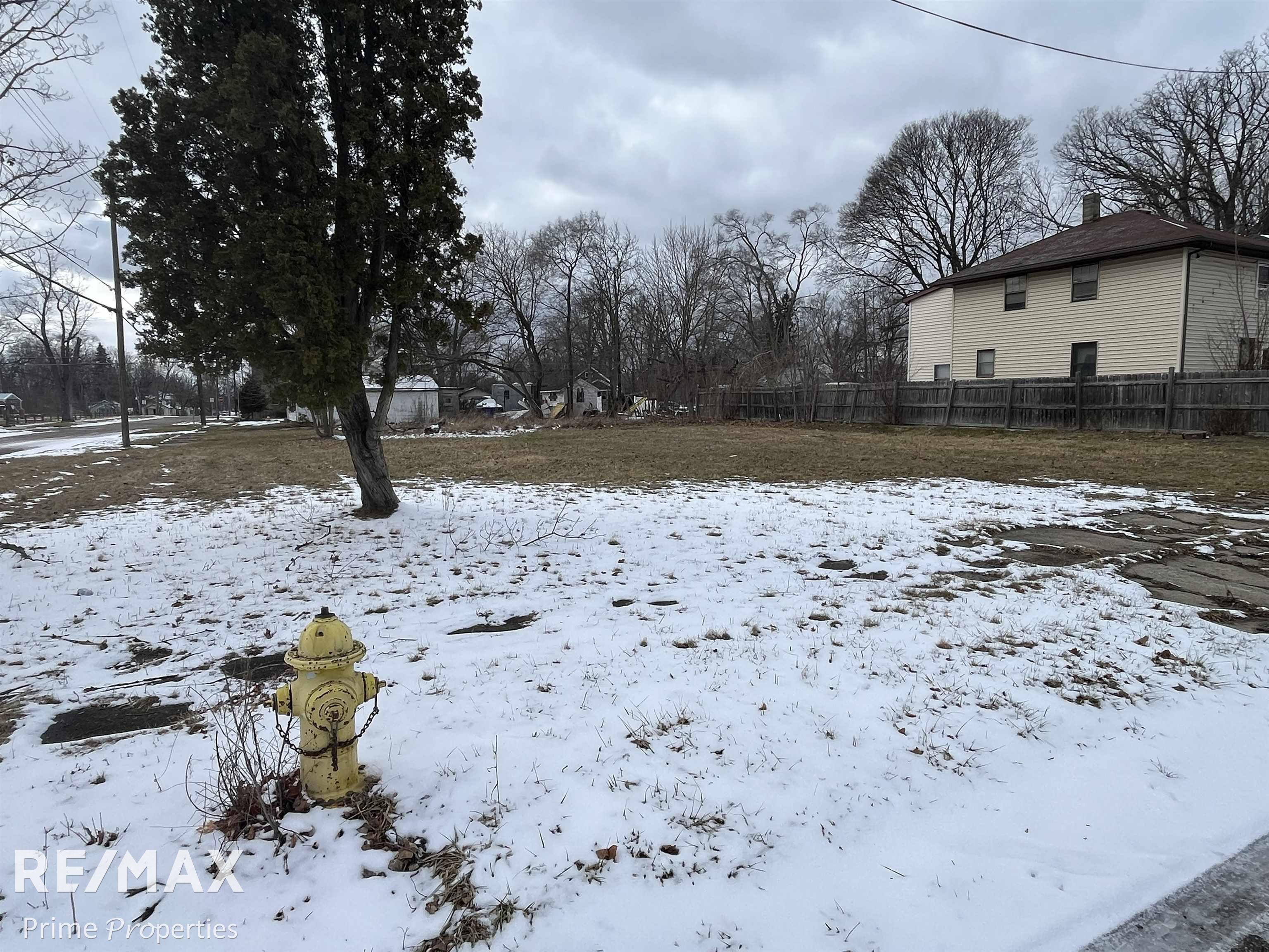 Photo of property for sale at 1501 Arlington Avenue, Flint MI 48506
