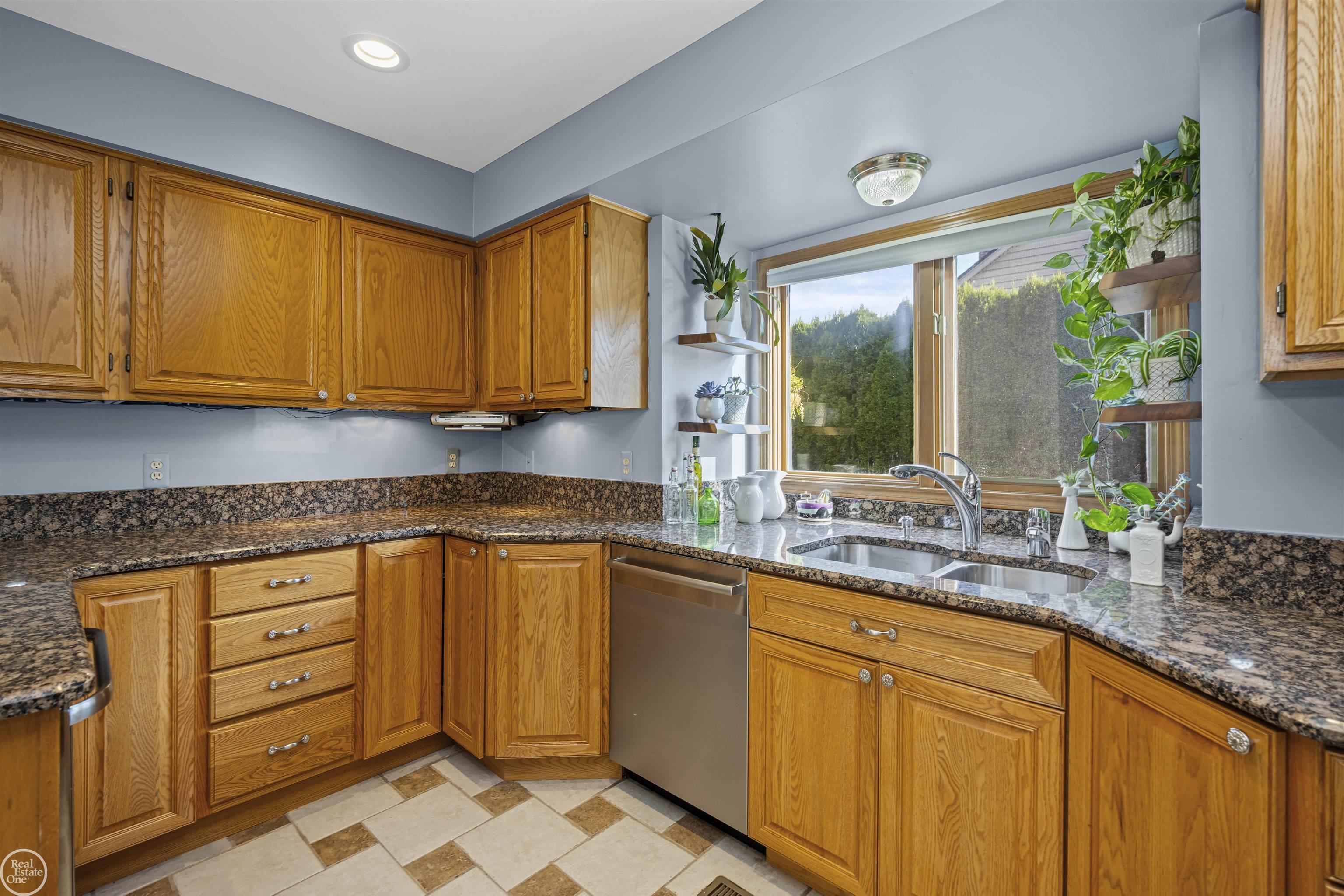 52522 Charing Way, Shelby Twp, MI, 48315