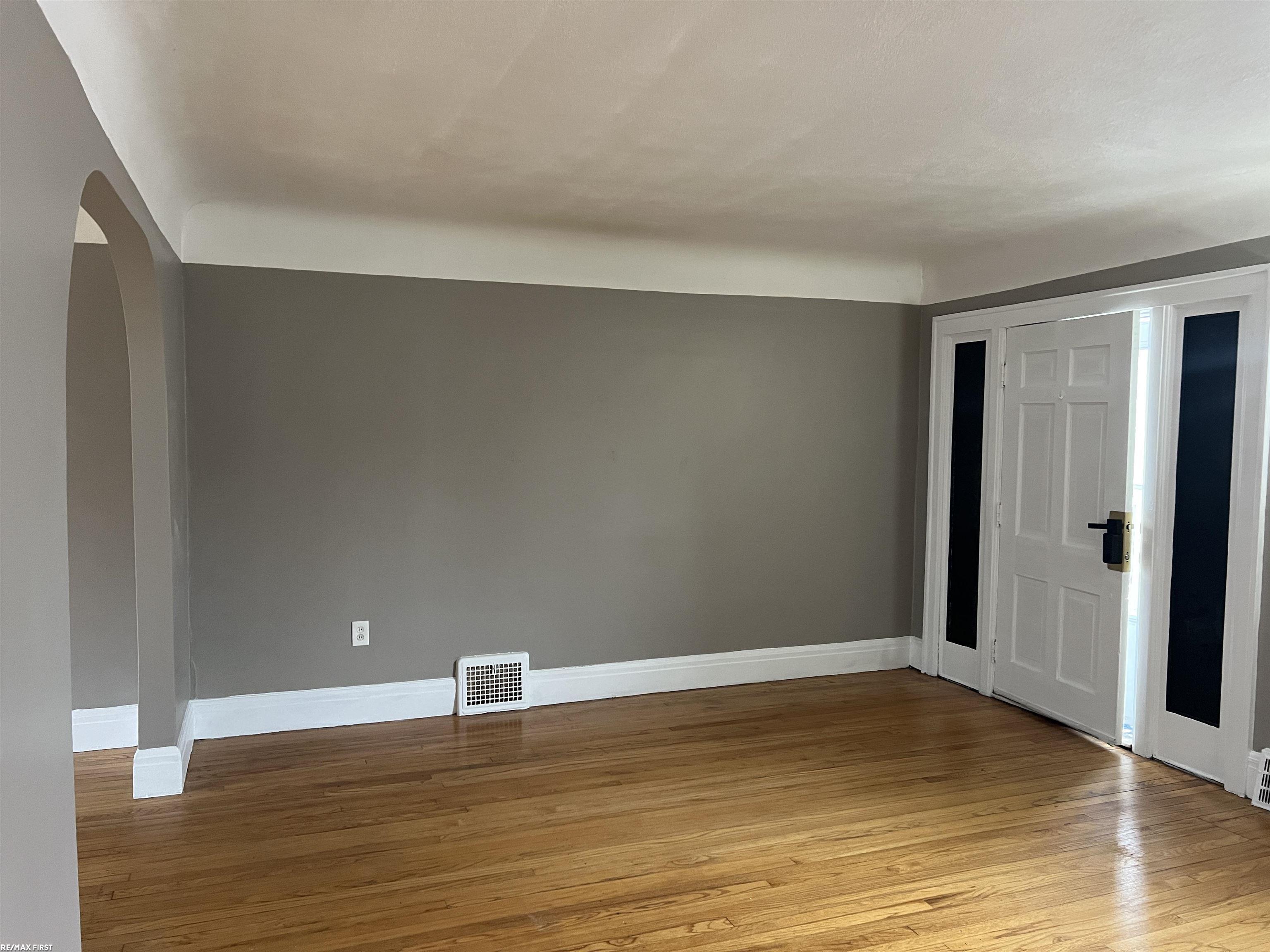 26 Hollywood Court, Mount Clemens, MI, 48043