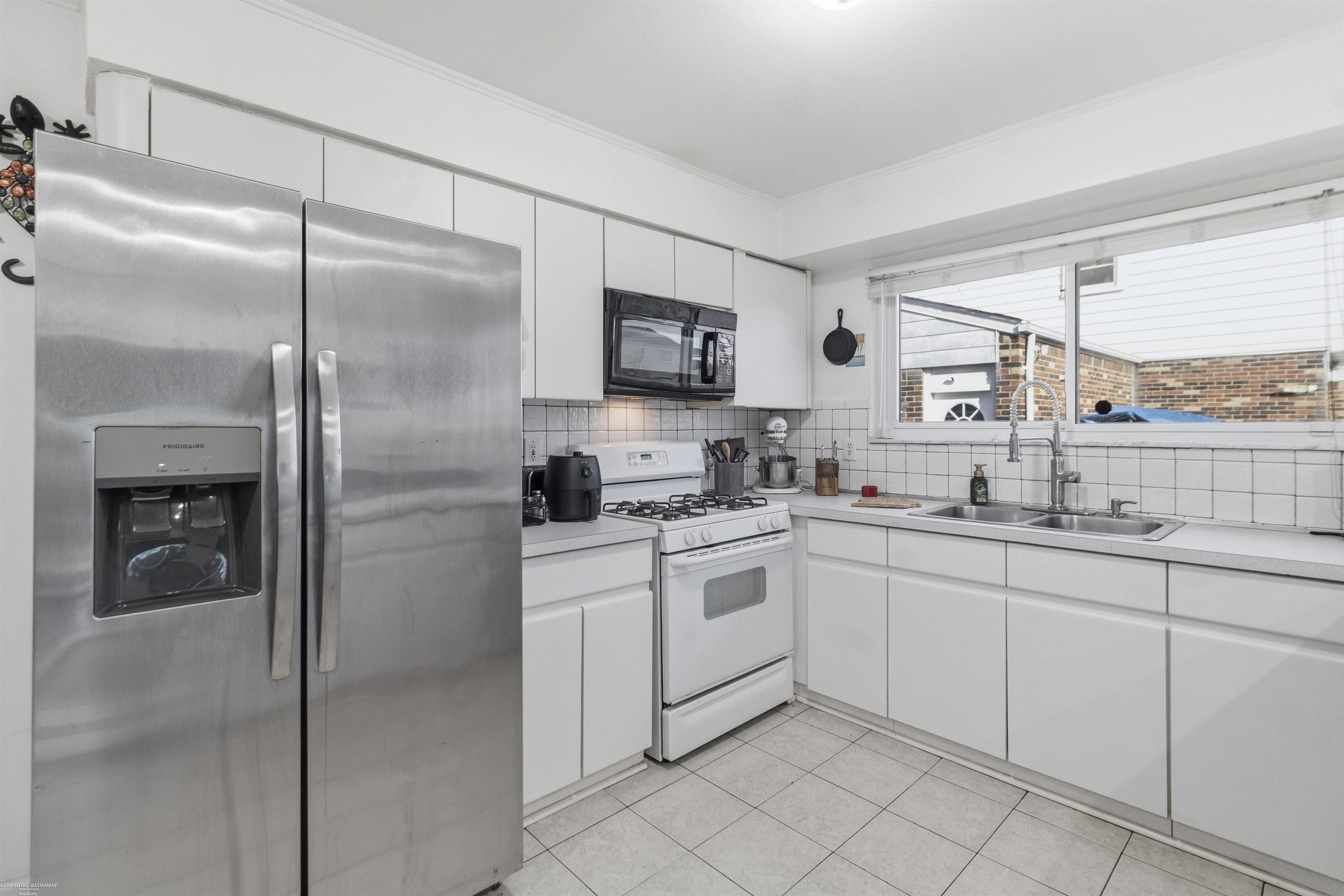 38270 Steede Dr Street, Sterling Heights, MI, 48310