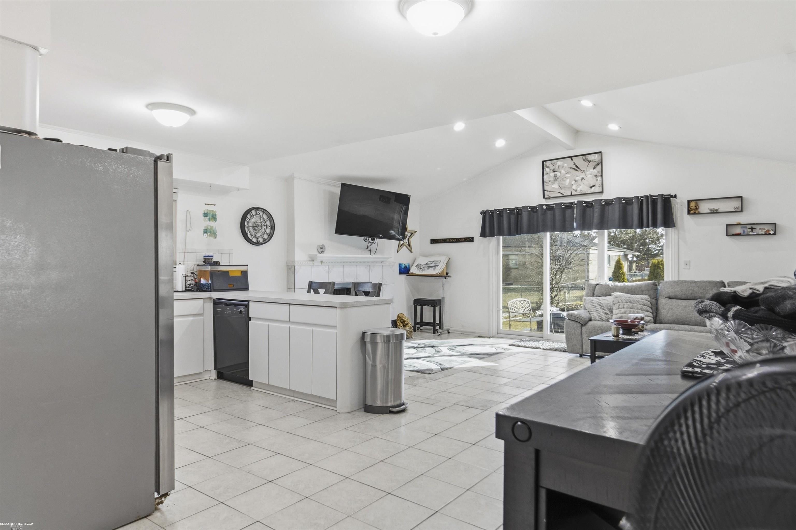 38270 Steede Dr Street, Sterling Heights, MI, 48310