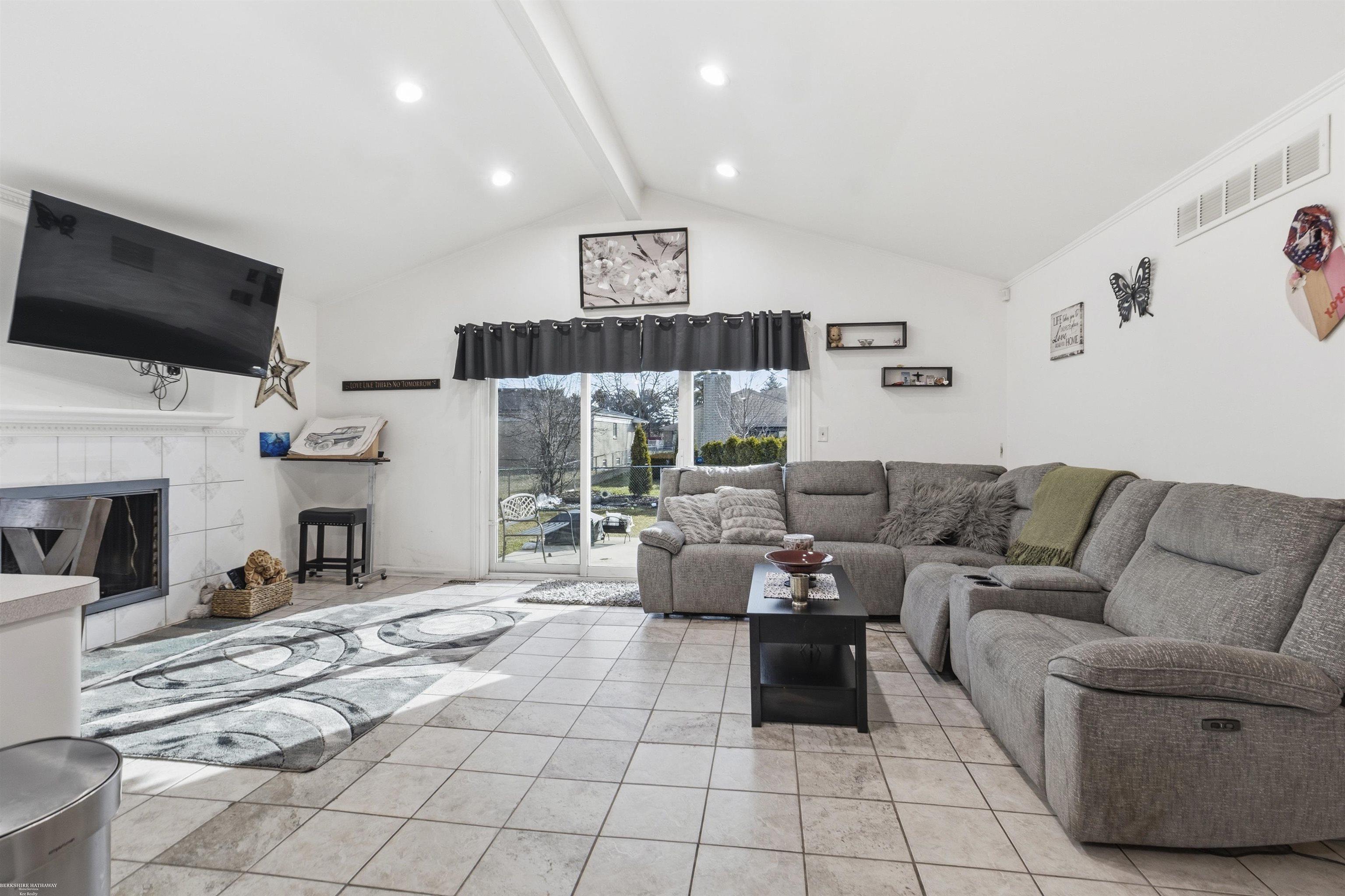 38270 Steede Dr Street, Sterling Heights, MI, 48310