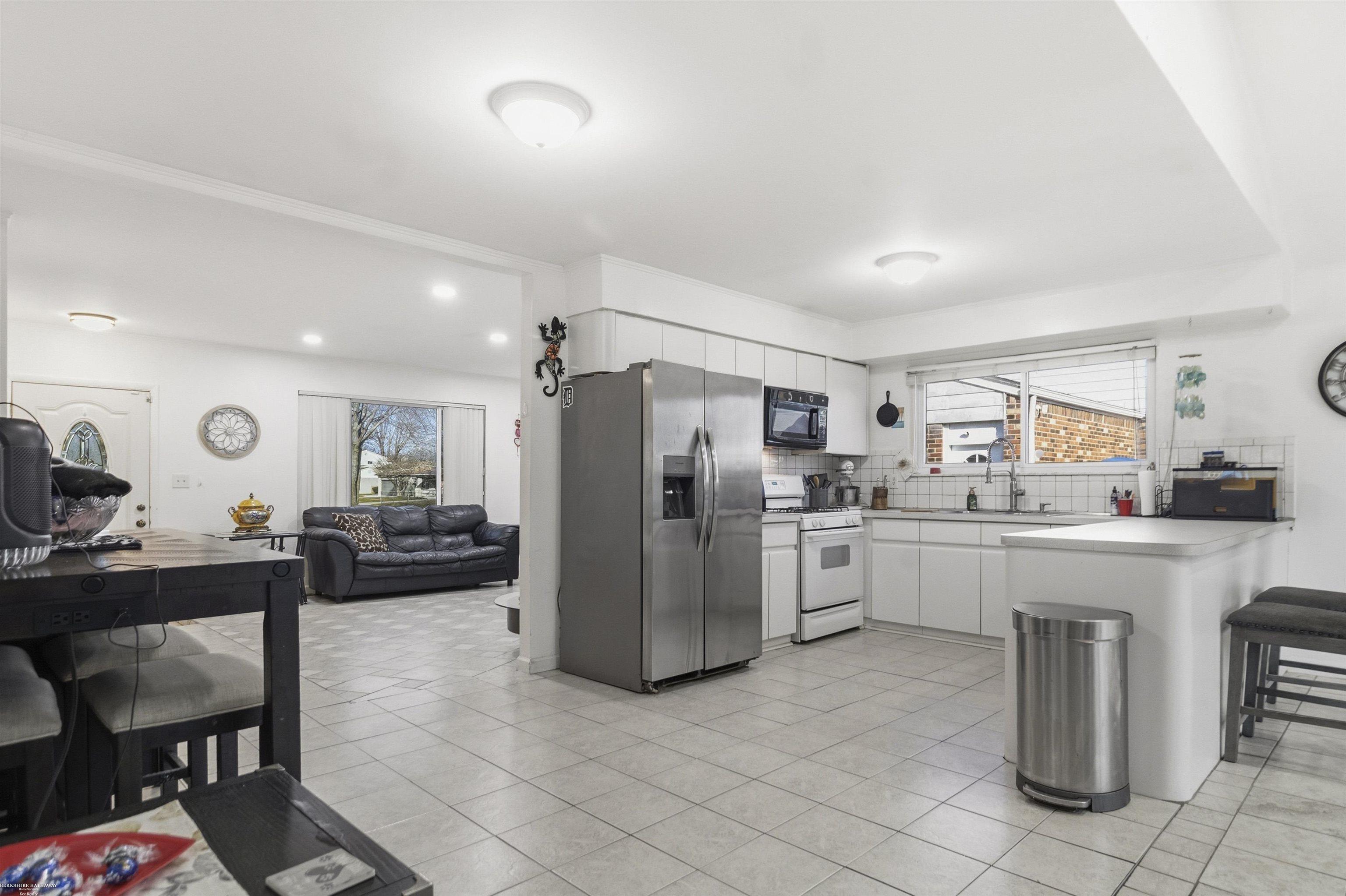 38270 Steede Dr Street, Sterling Heights, MI, 48310