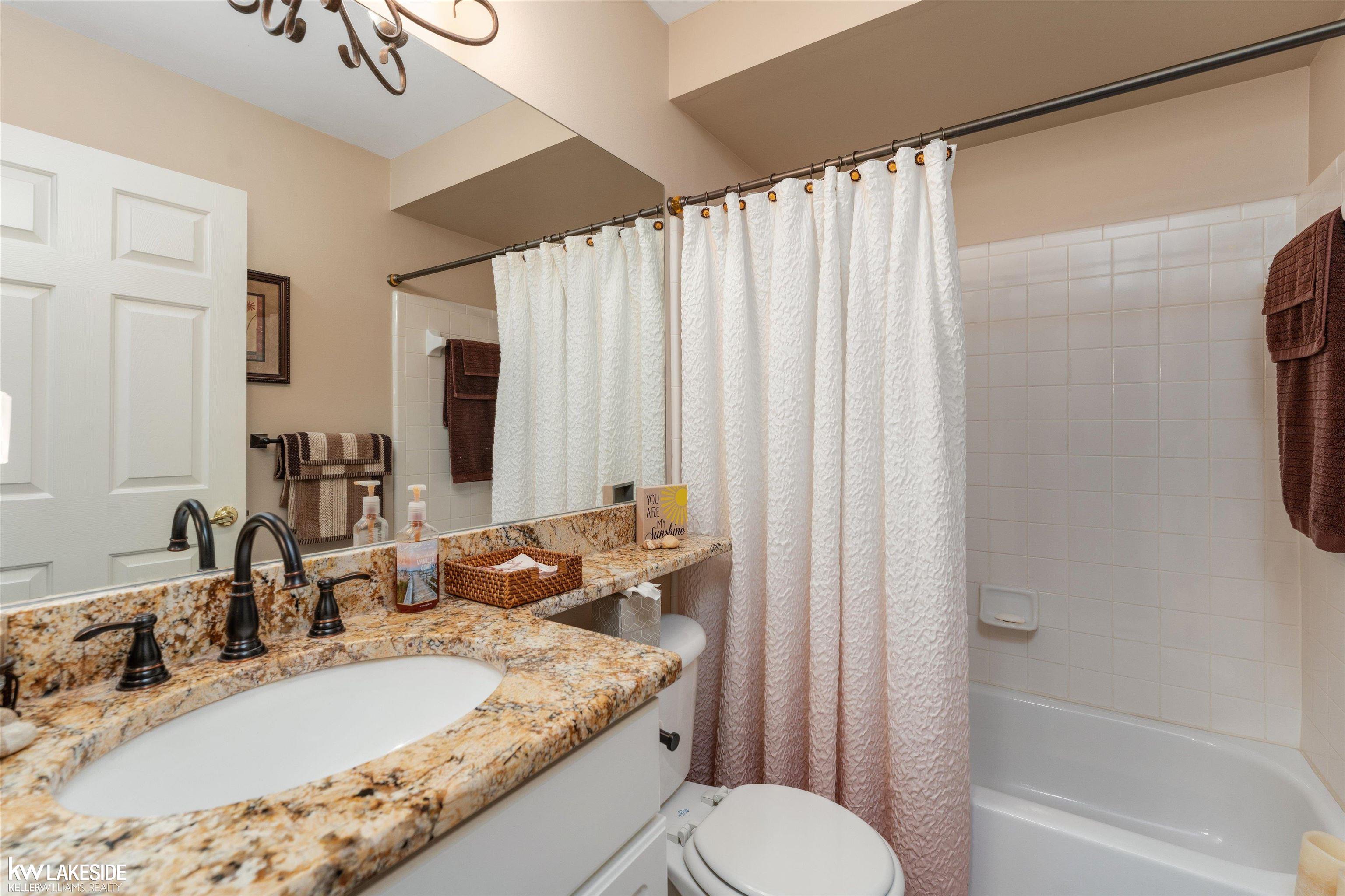 8160 Huntington Ridge Court, Washington, MI, 48094