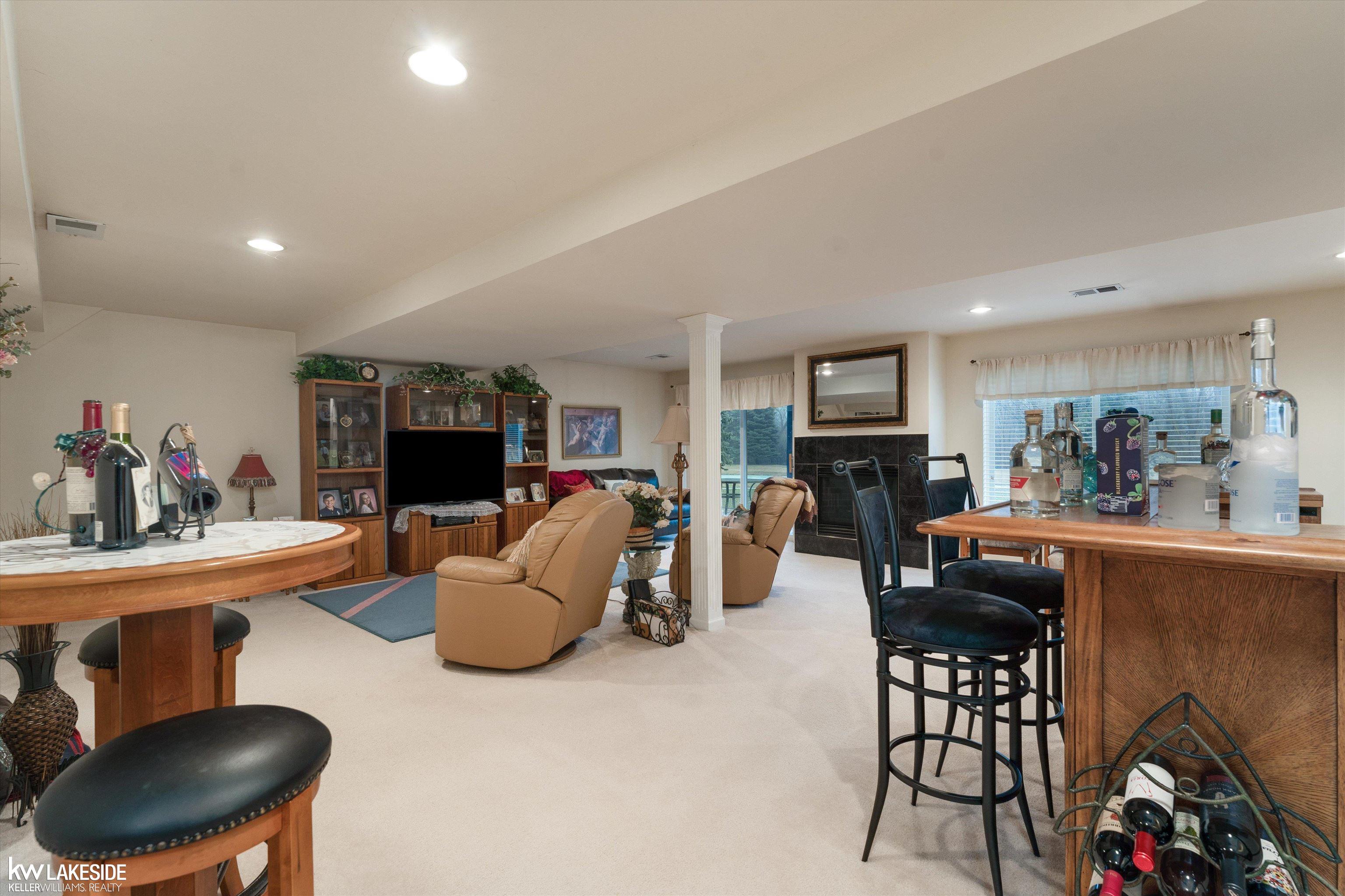 8160 Huntington Ridge Court, Washington, MI, 48094