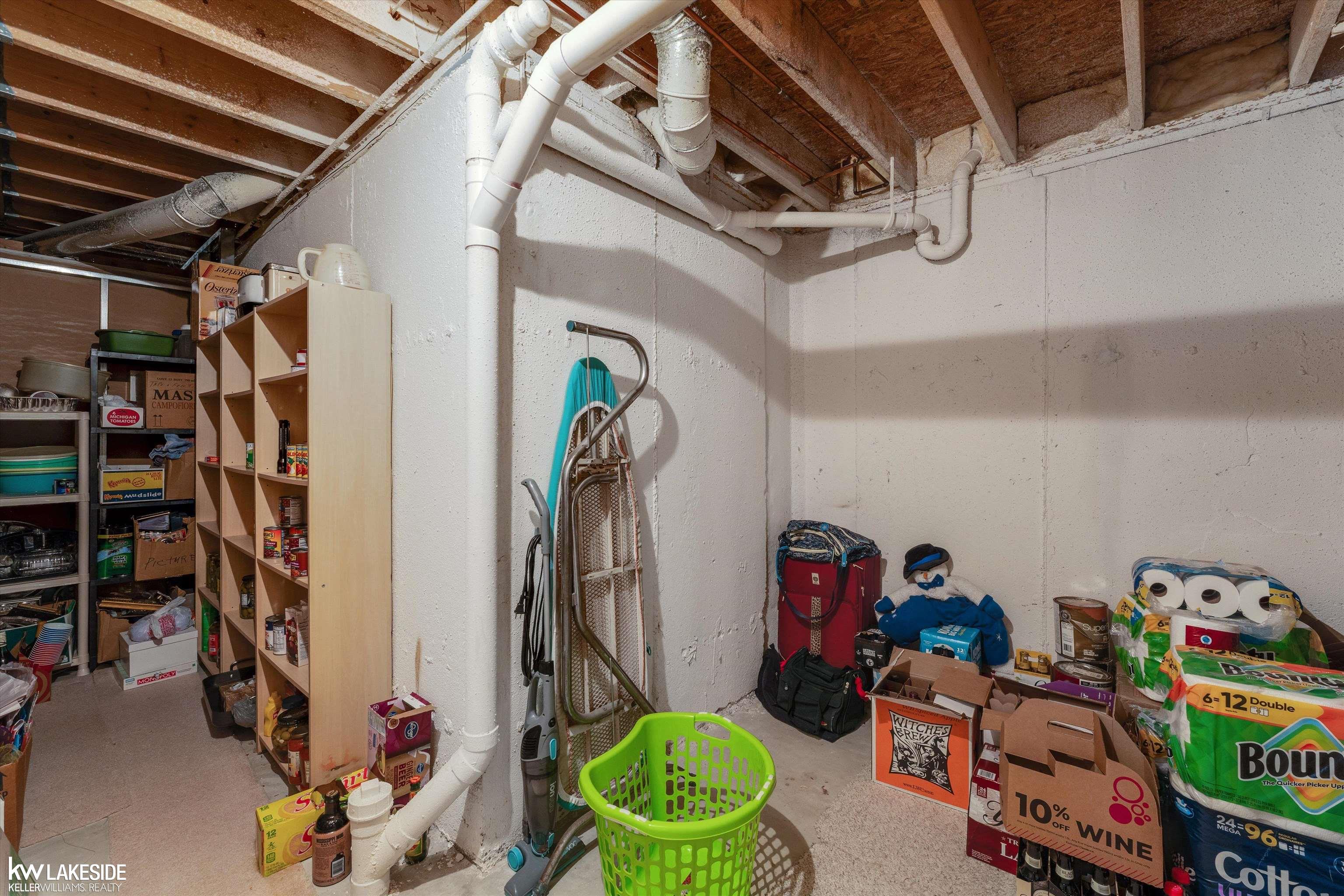 8160 Huntington Ridge Court, Washington, MI, 48094
