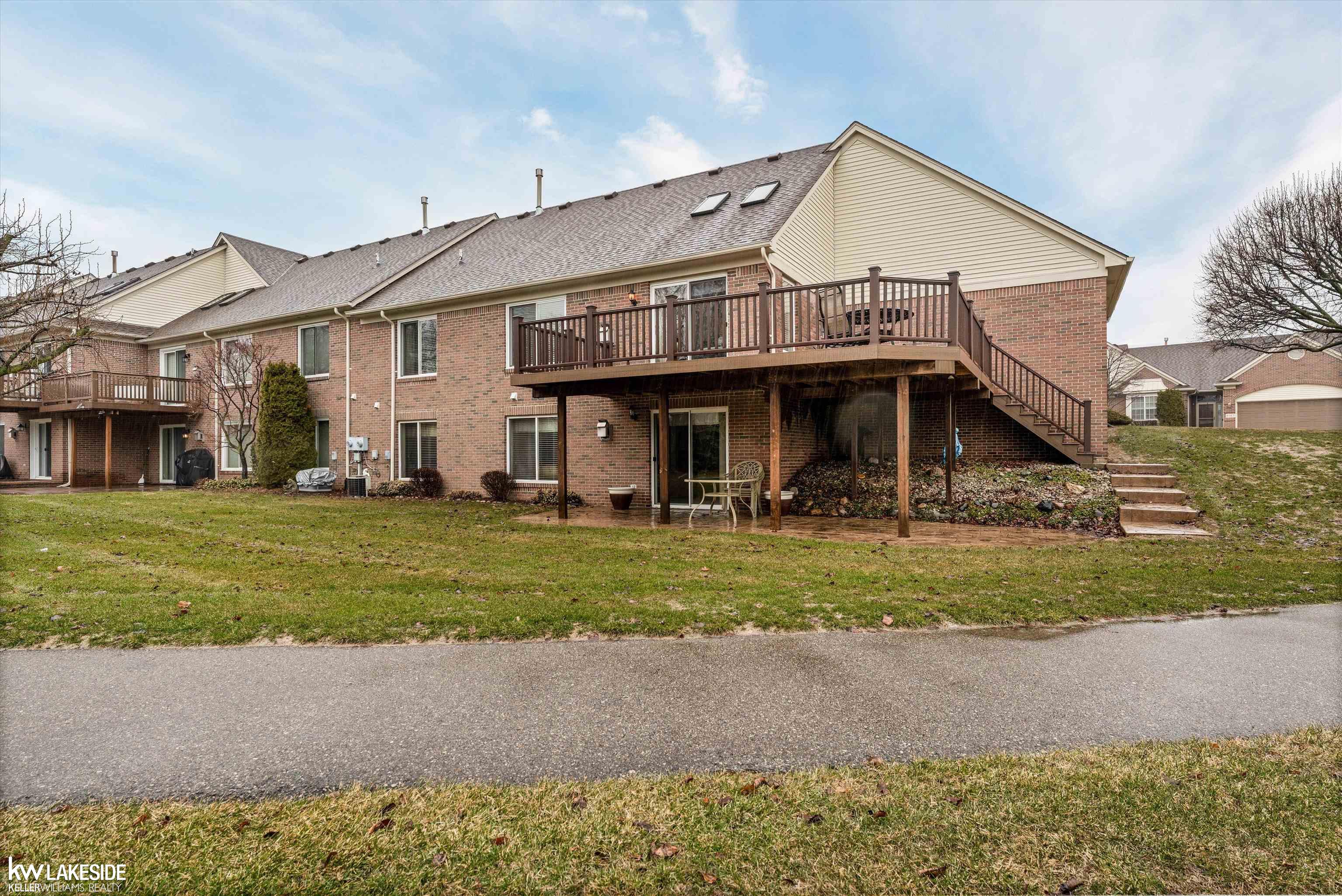 8160 Huntington Ridge Court, Washington, MI, 48094