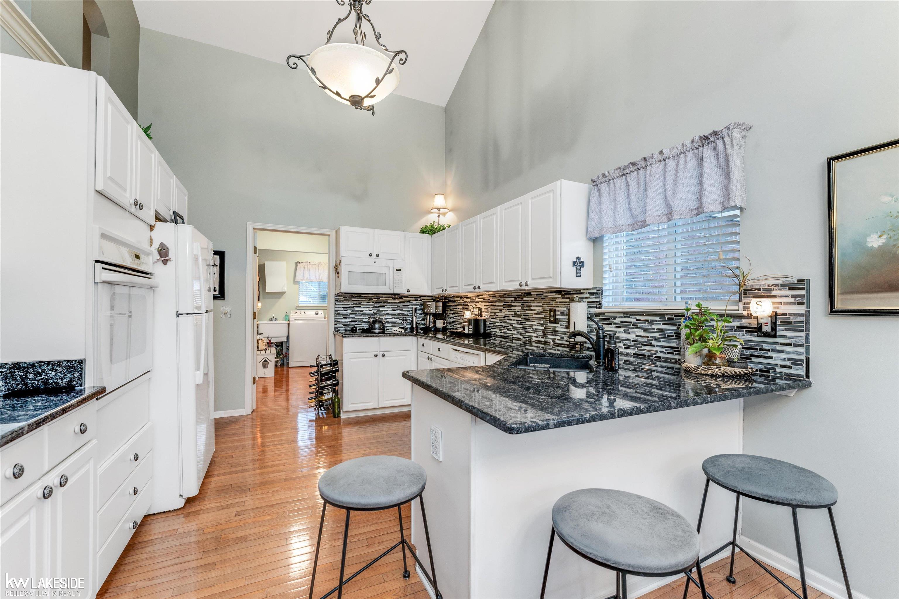 8160 Huntington Ridge Court, Washington, MI, 48094