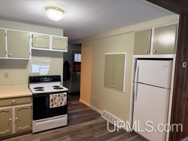 Homes for sale in Athelstane T Wi, WI | W10410 Park Ln, Athelstane T Wi, WI 54104 | MLS# 50201013