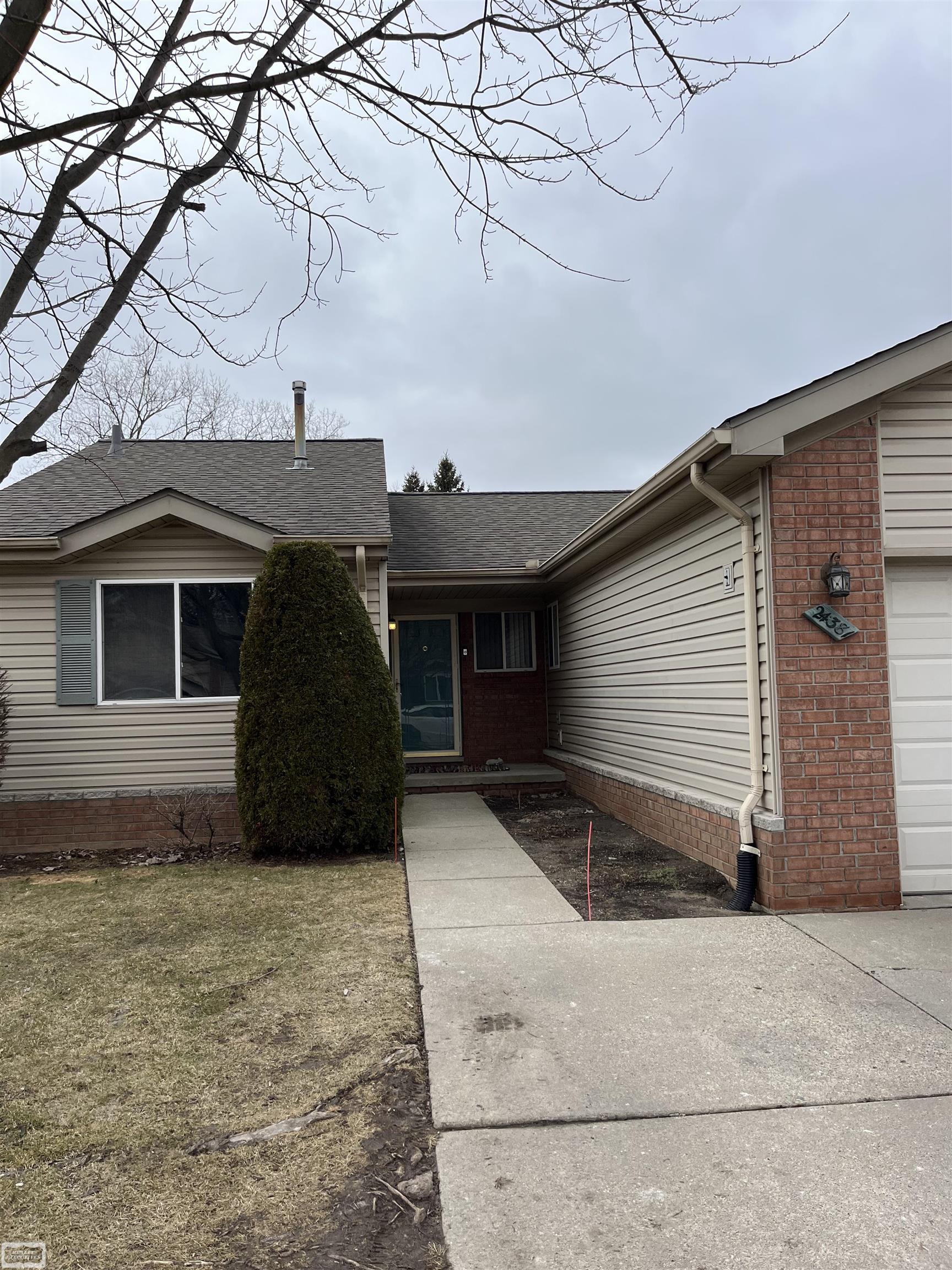 24381 Juliet Drive, Center Line, MI, 48015