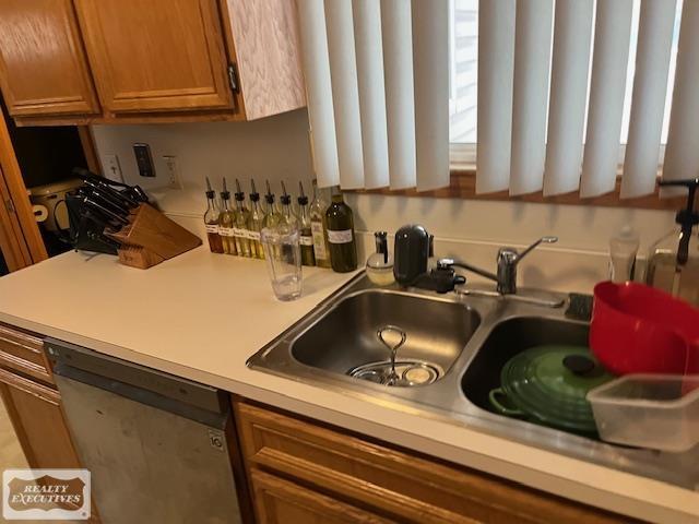 24381 Juliet Drive, Center Line, MI, 48015