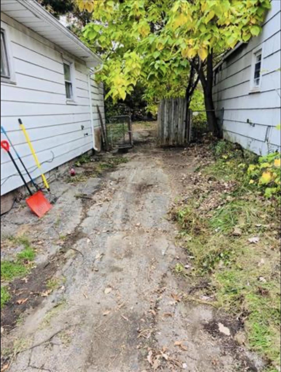 615 Freeman Avenue photo 3