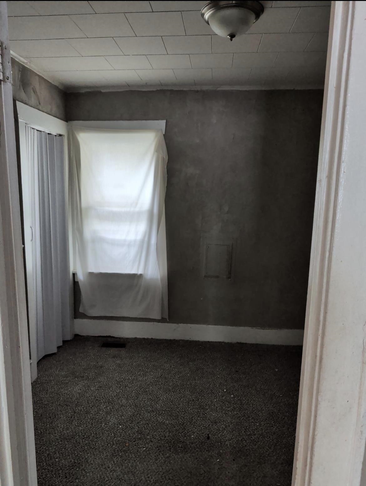 615 Freeman Avenue photo 9