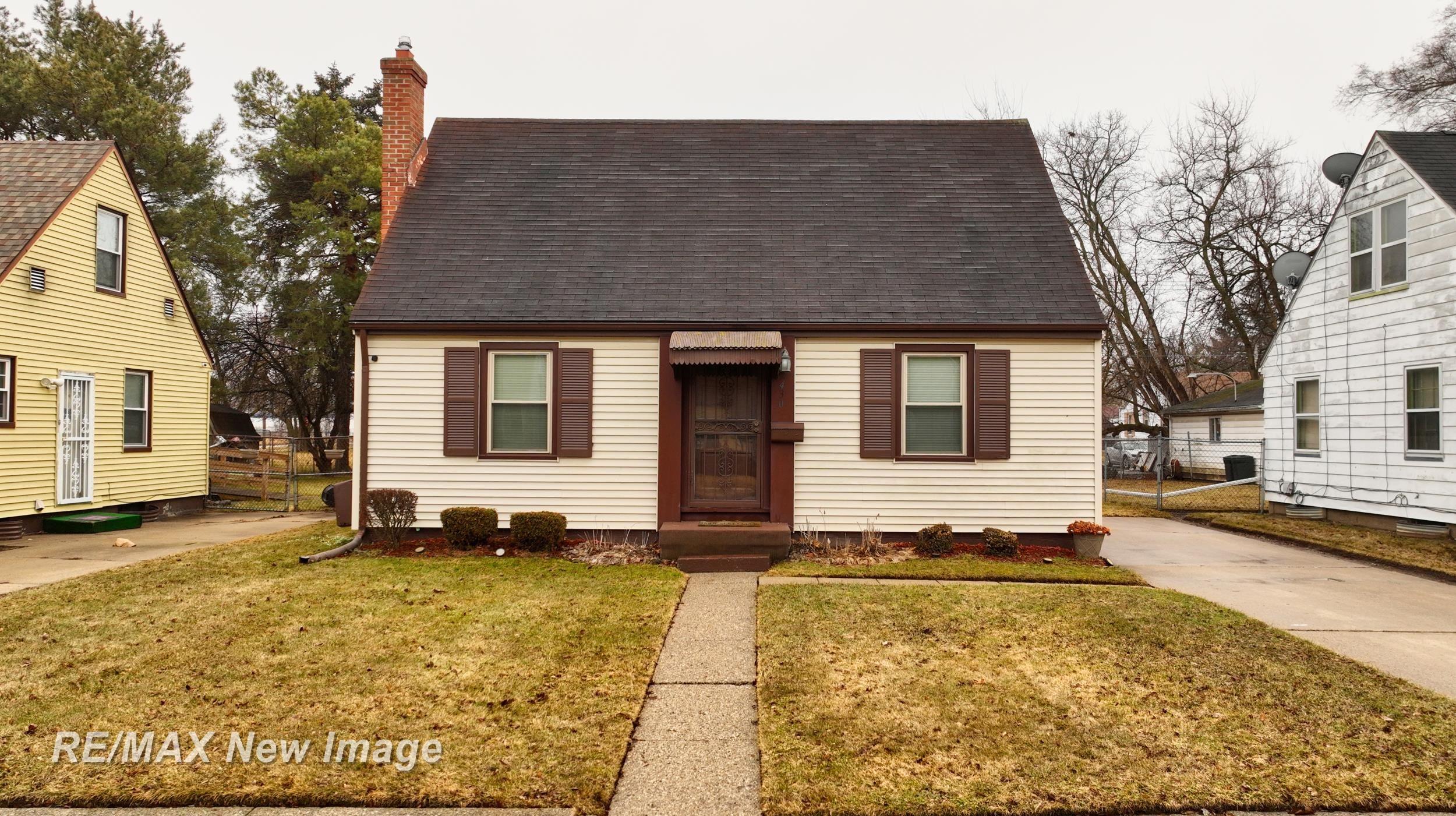 2430 Whittier Street, Saginaw, MI, 48601