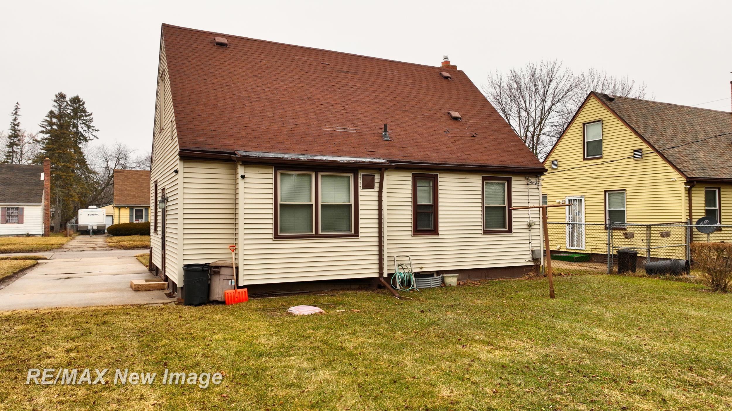 2430 Whittier Street, Saginaw, MI, 48601