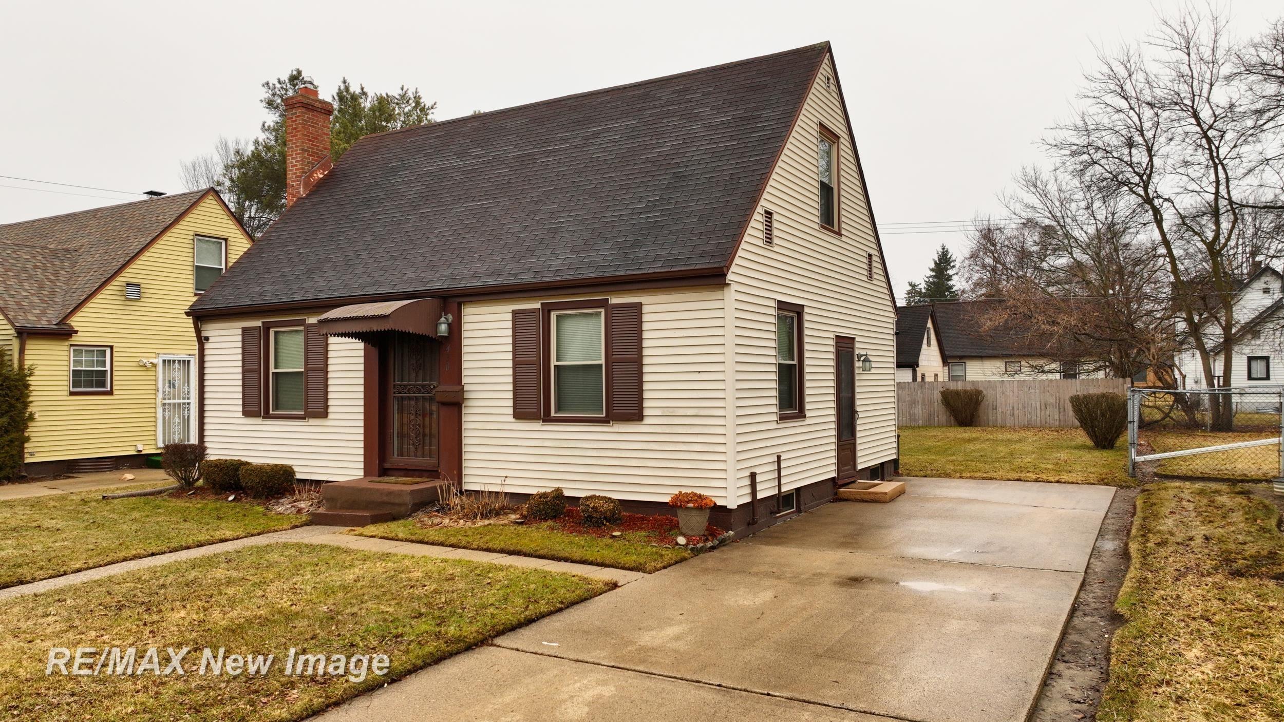 2430 Whittier Street, Saginaw, MI, 48601