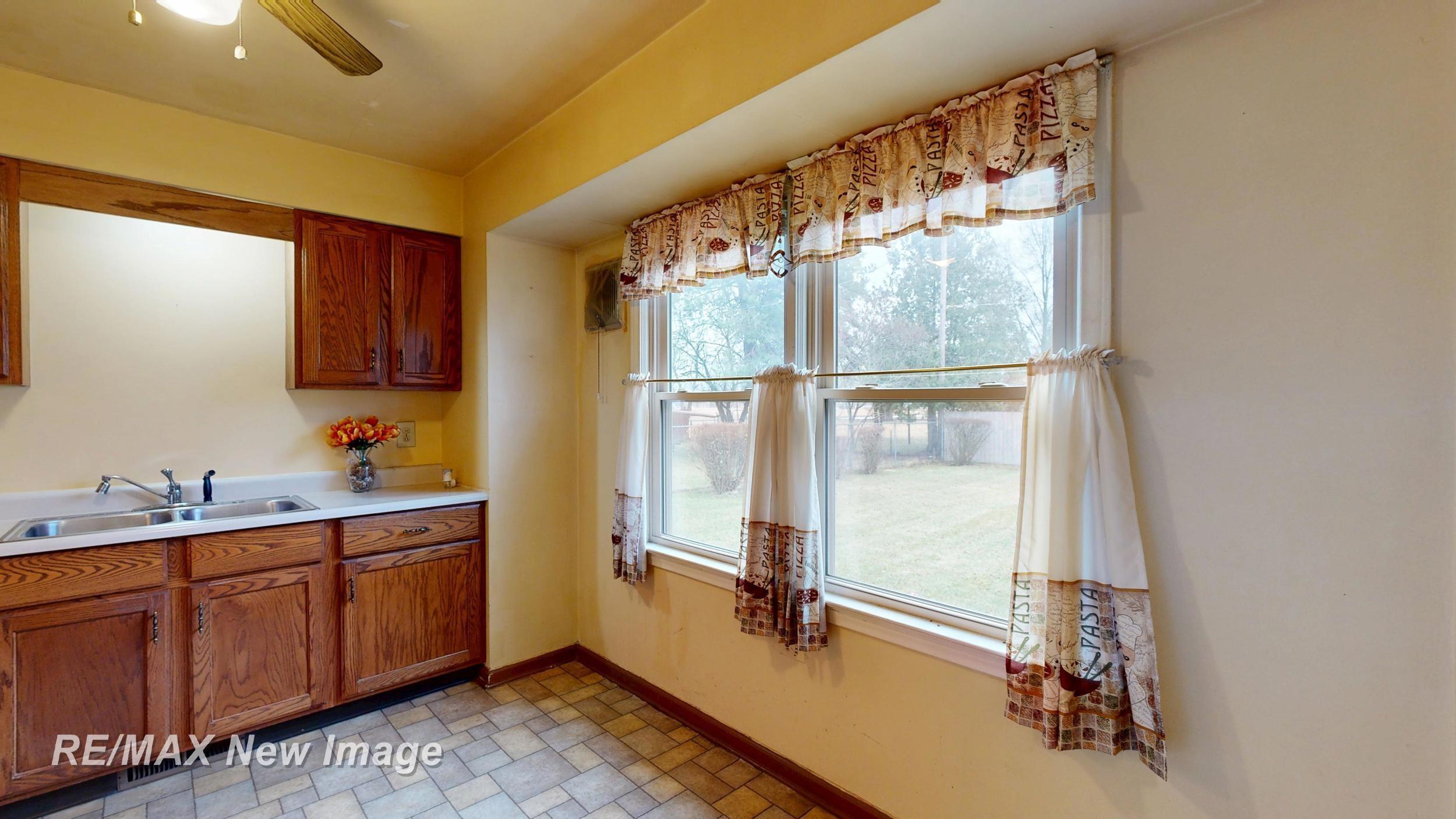 2430 Whittier Street, Saginaw, MI, 48601