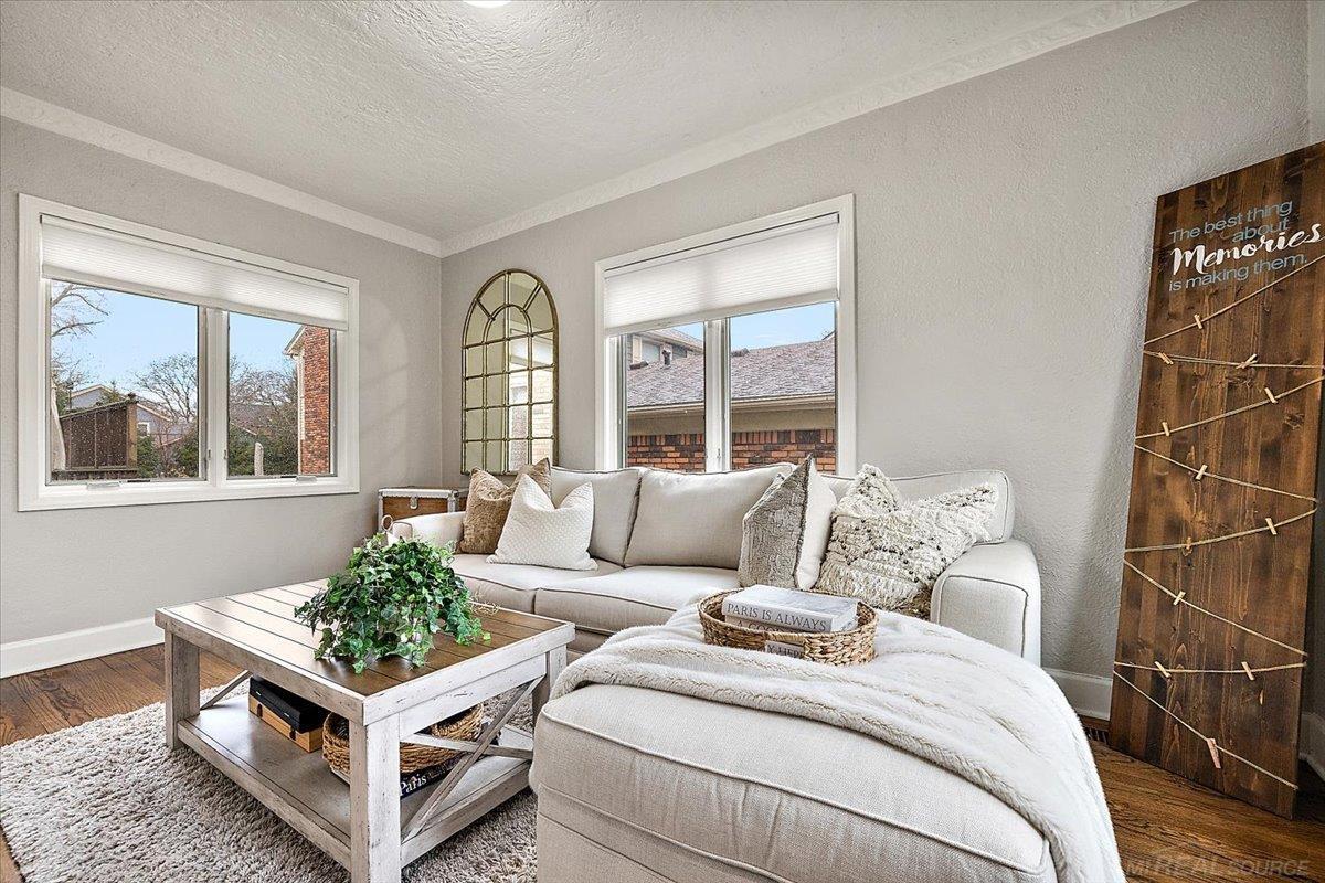 Grosse Pointe, MI, 48230