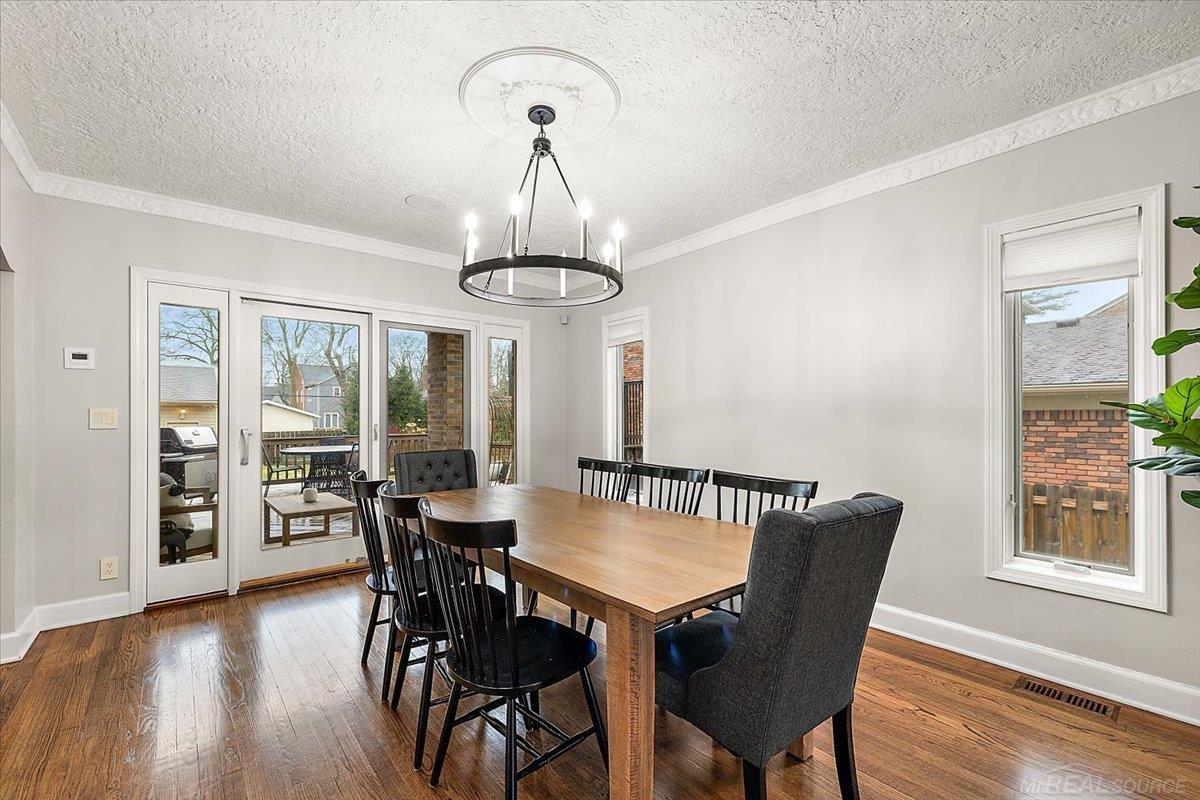 Grosse Pointe, MI, 48230